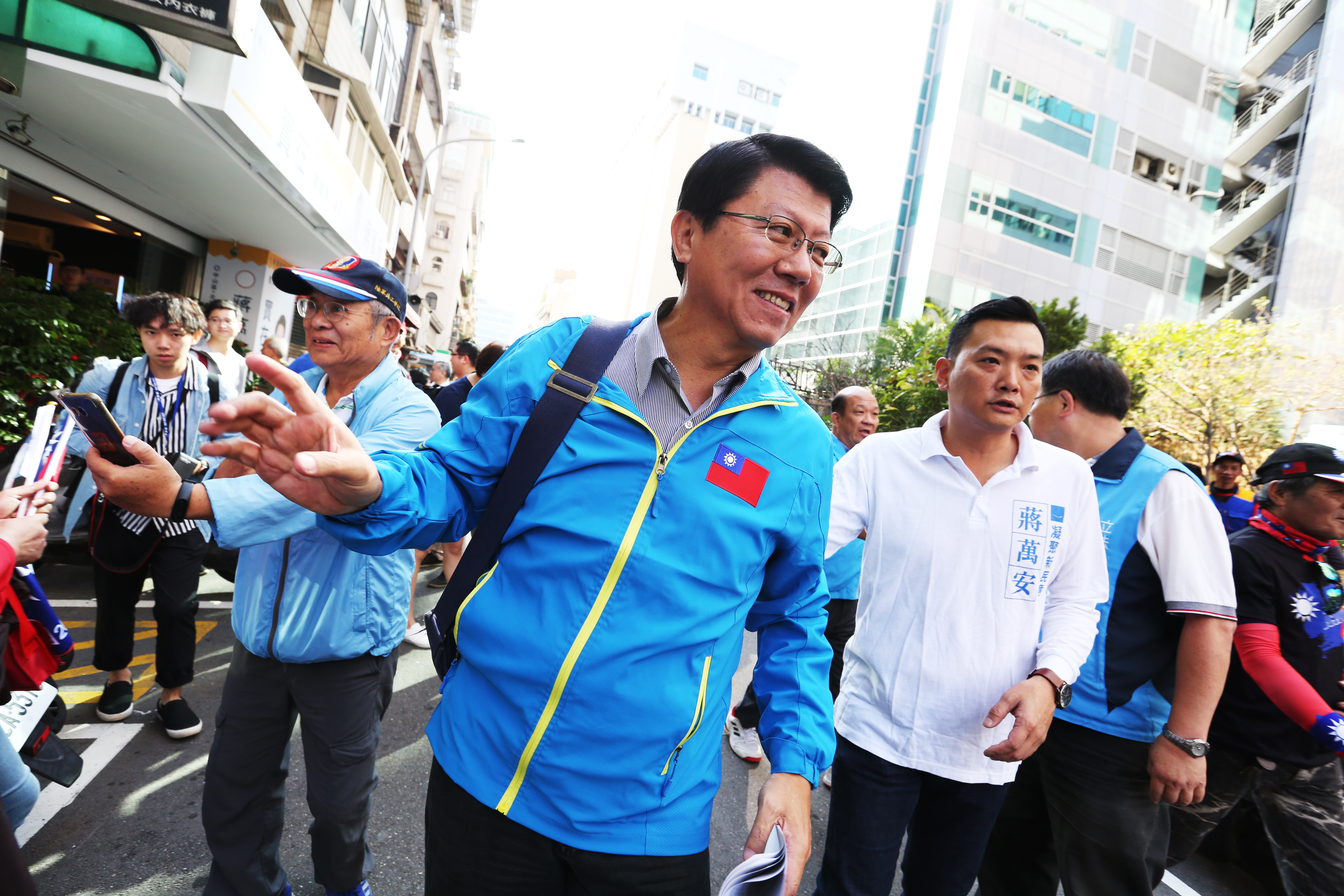 被勸進參選台北市第2選區立委，謝龍介po文表示，凡事總不脫那16字，「團結一致，無私無我，黨有需要，赴湯蹈火。」（本刊資料照）