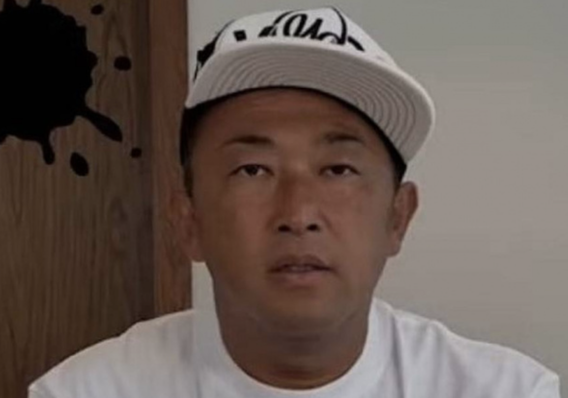 日本爆料YouTuber、前議員東谷義和（GaaSyy）於2022年當選參議員，但因從未出席國會議程，所以上月被議會除名。（翻攝維基百科）