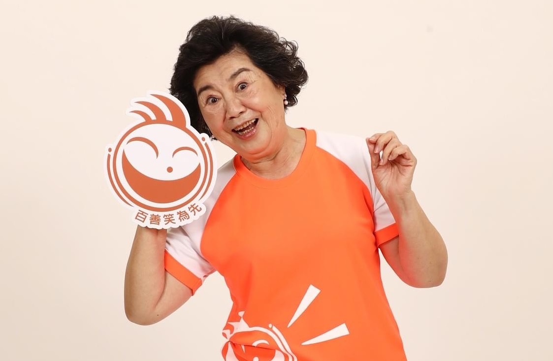 王滿嬌接受腦栓塞手術，手術成功後竟開始狂吐血，還好治療後已復原。（翻攝自王滿嬌臉書）