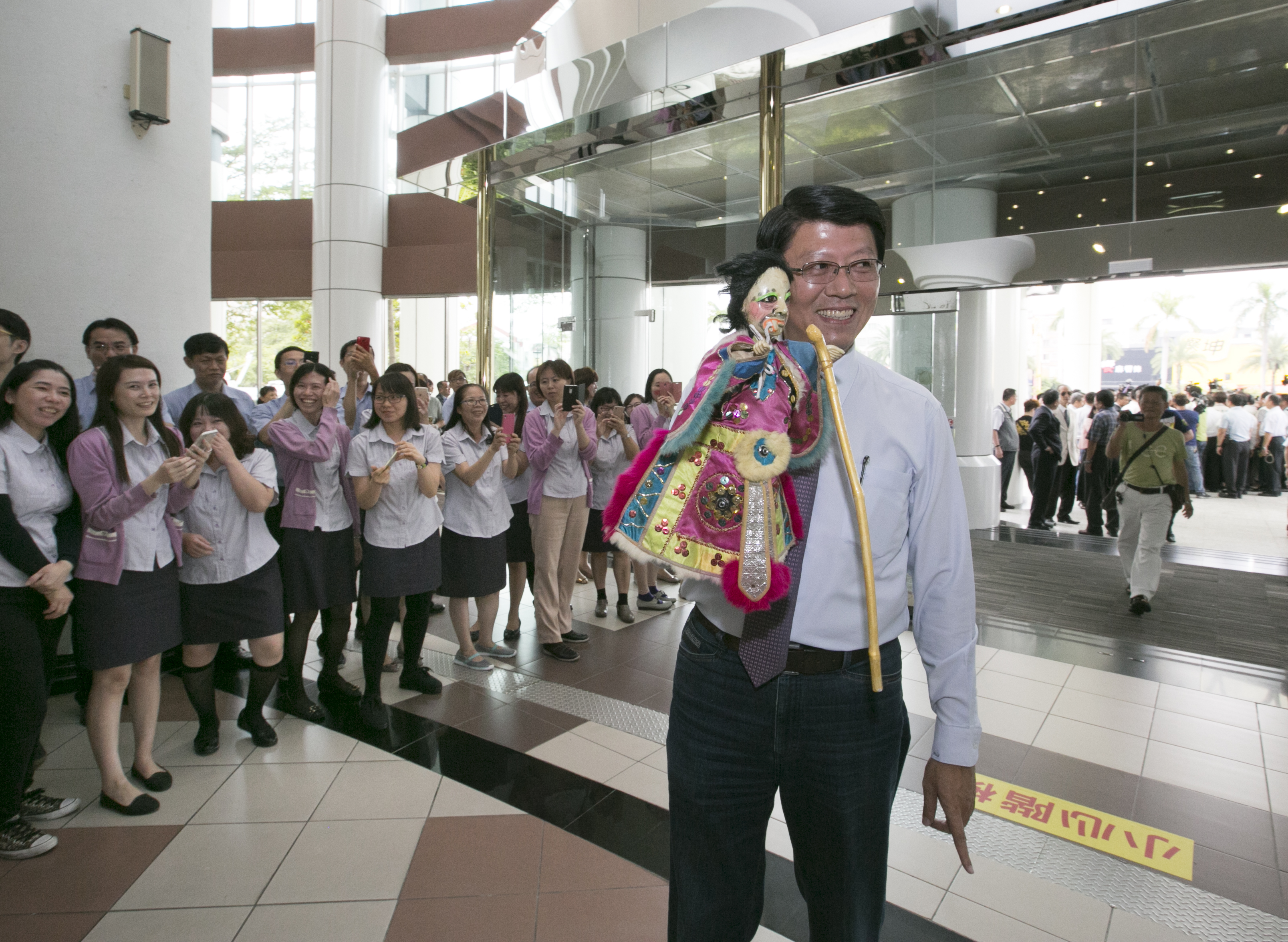 黃暐瀚今po文分析，指謝龍介最有價值、最有意義的戰場，當然是「不分區、進立院」，未來有機會再拚2026的台南市長。（本刊資料照）