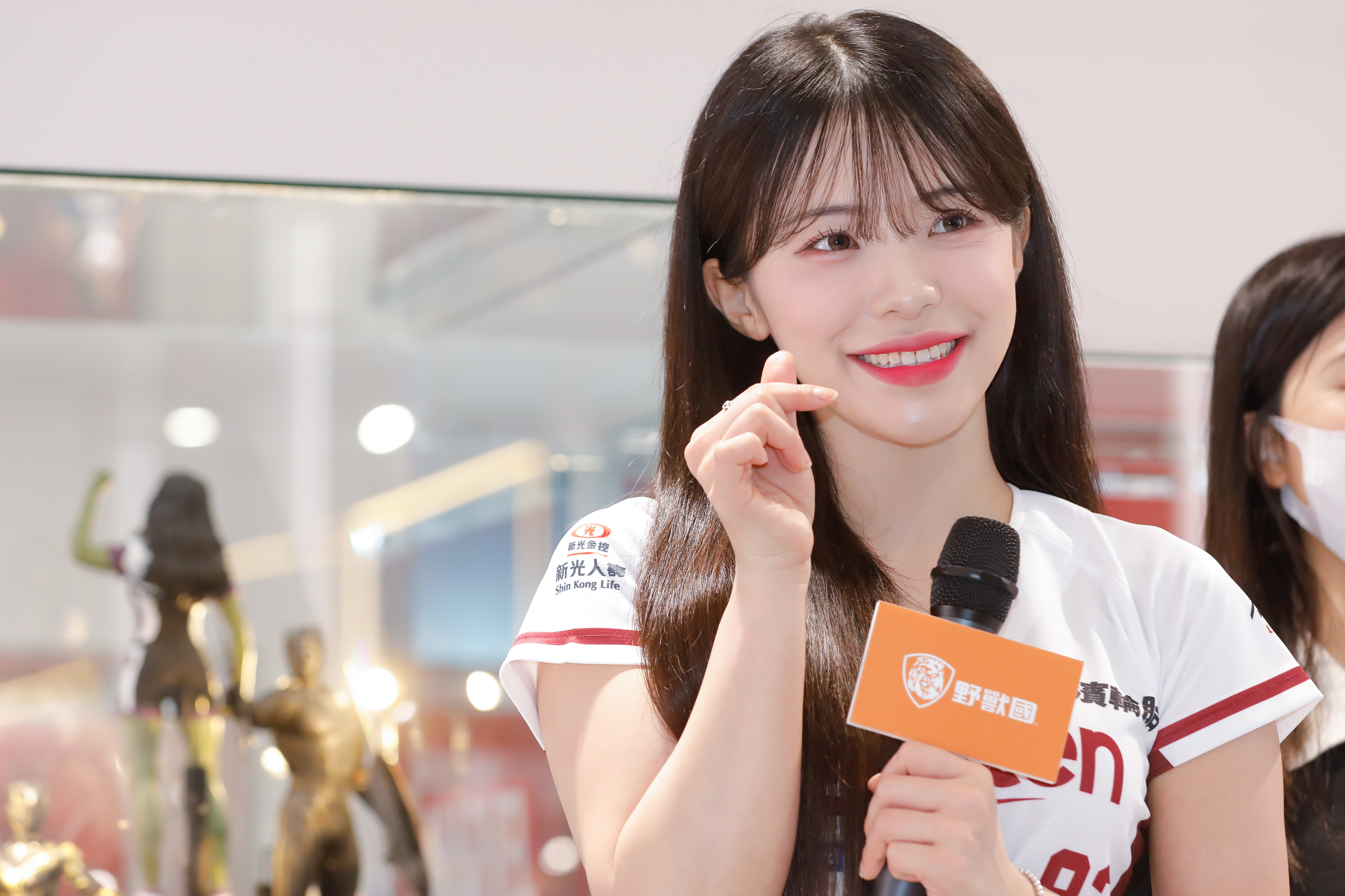 李多慧謝謝粉絲支持她，送上小愛心。