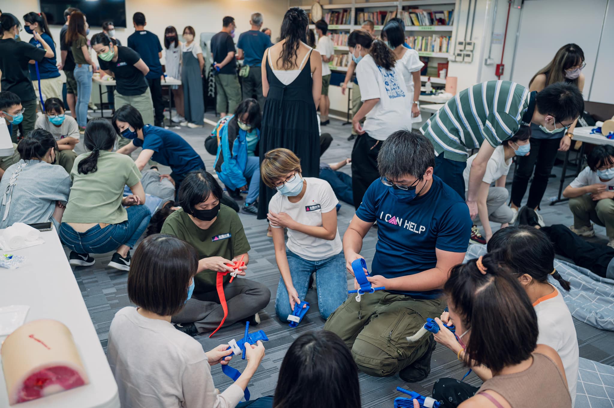 矢板明夫昨於臉書po文，認為積極備戰、推動全民國防是避戰的最好方法。（翻攝自吳怡農臉書）