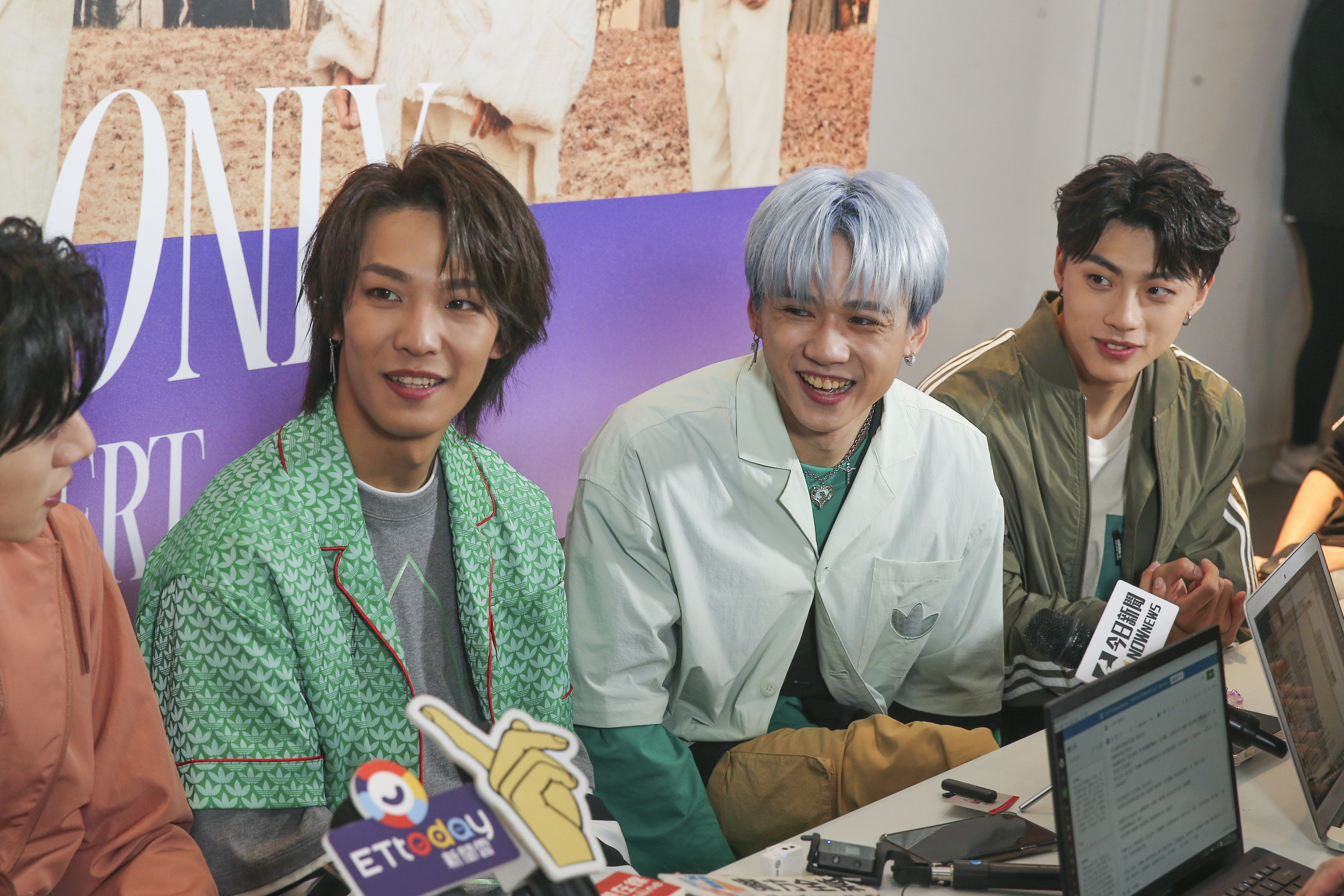 為了這次演唱會,文廷、祖安和煥鈞在練習過程和表演時都受了傷。