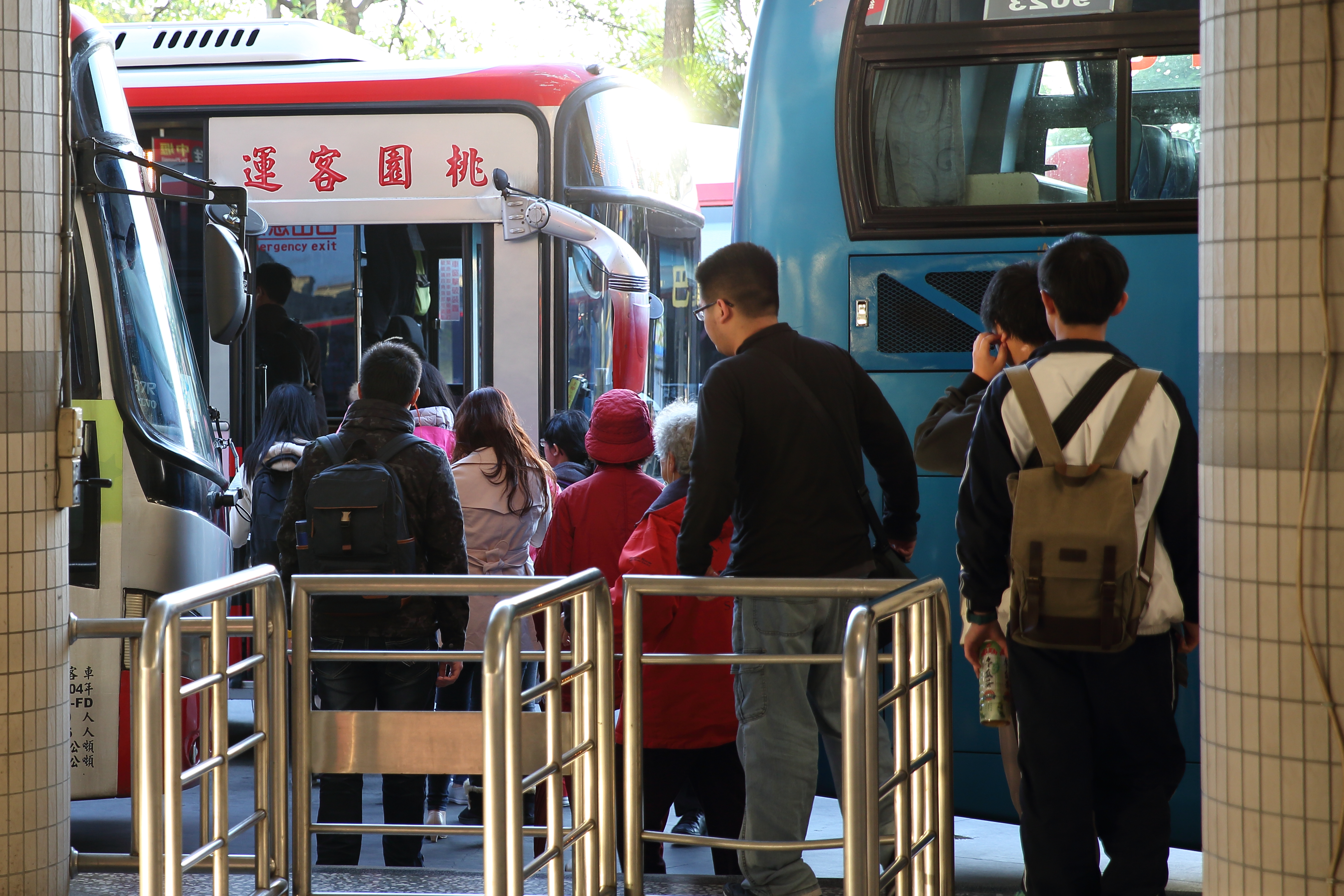 桃園傳出因客運駕駛不足，多校學生專車將受影響，市府與業者也做出回應。（示意圖，本刊資料照）