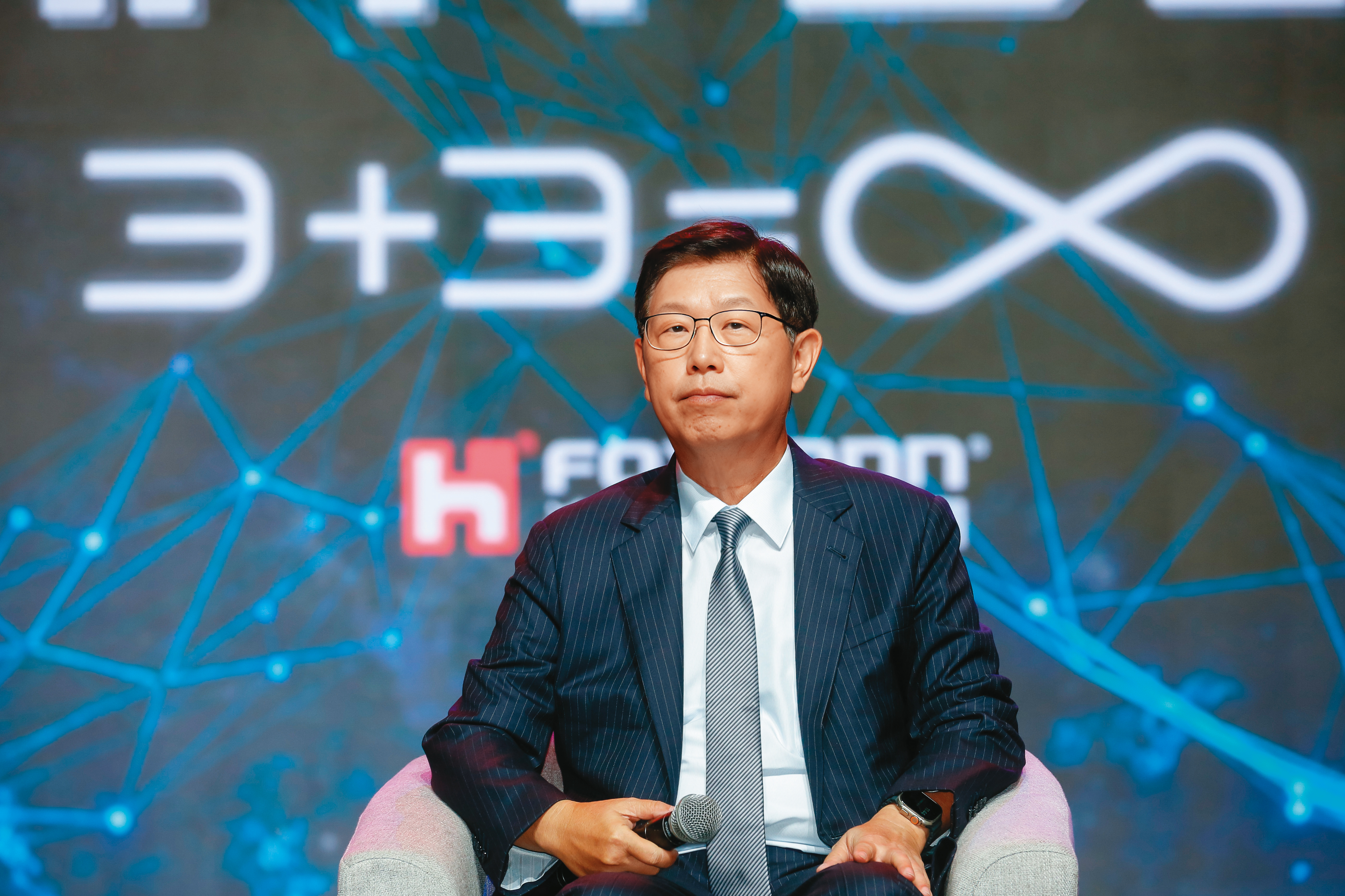 鴻海董事長劉揚偉（圖）接受陳情後，表示會調查了解，但後續皆無回應。