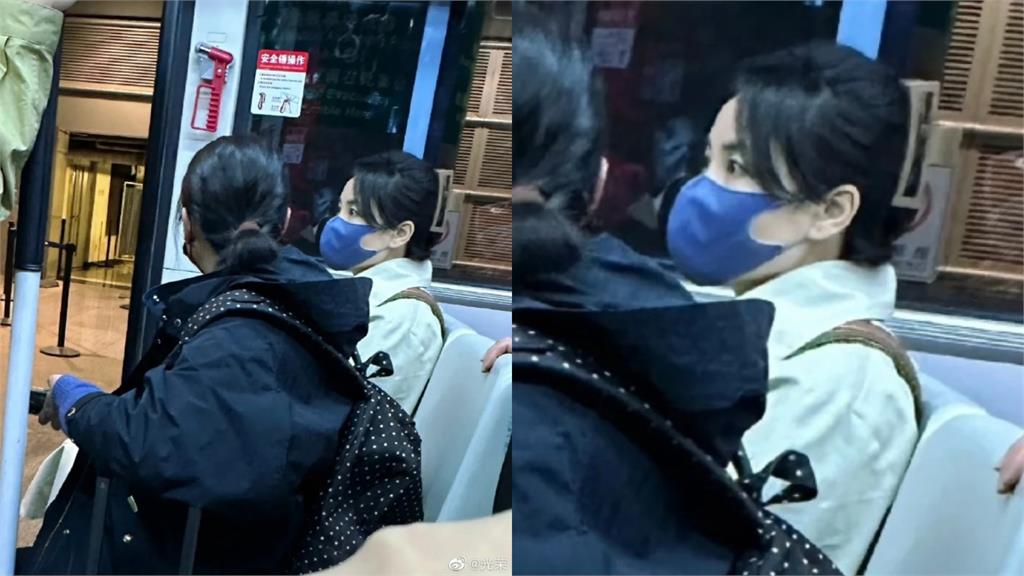 王菲應從米蘭返回中國，被民眾在機場接駁巴車上偶遇。（翻攝自微博）