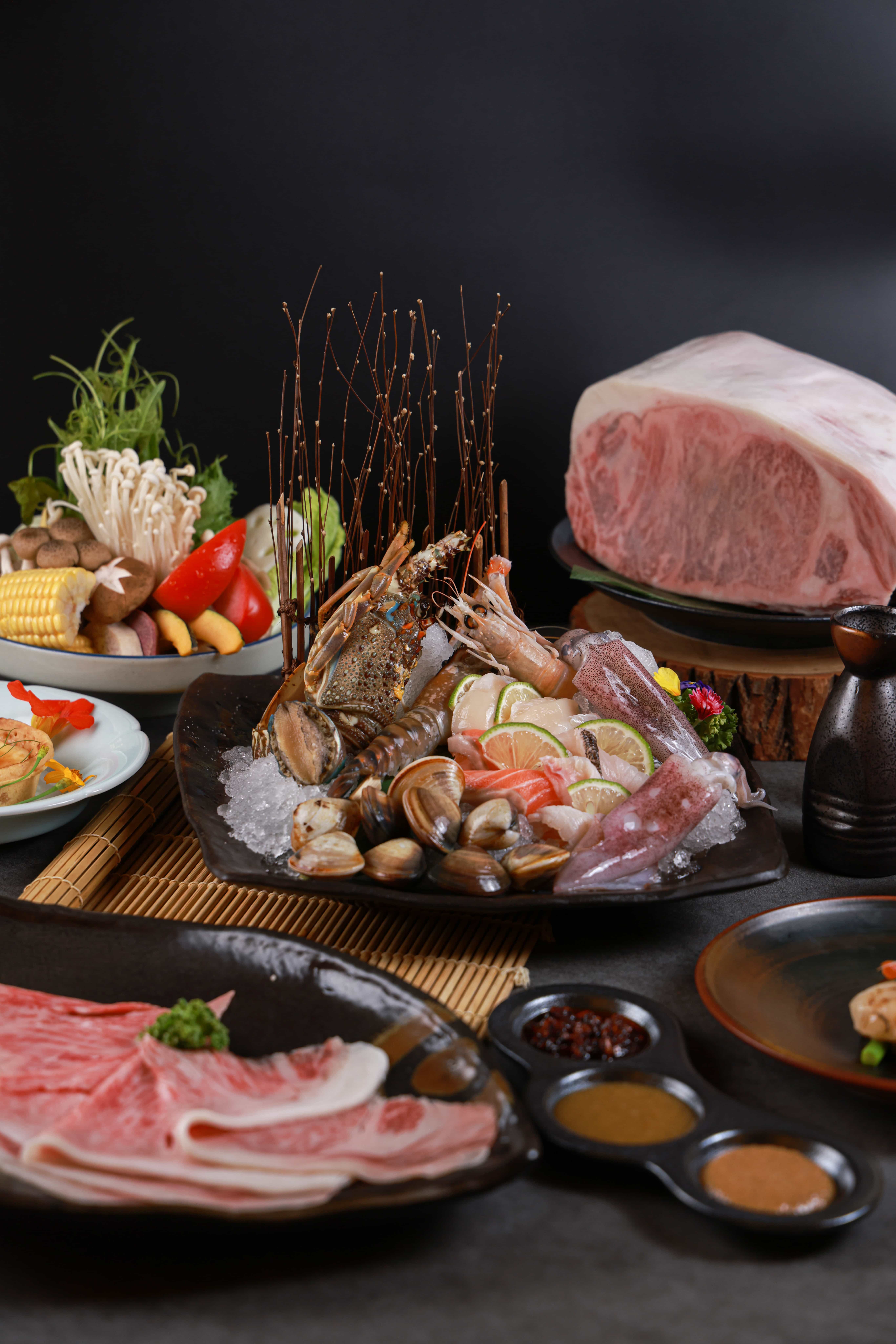 和牛海陸套餐的食材十分澎湃。(2,280元/份)(花蓮悅來大飯店提供)