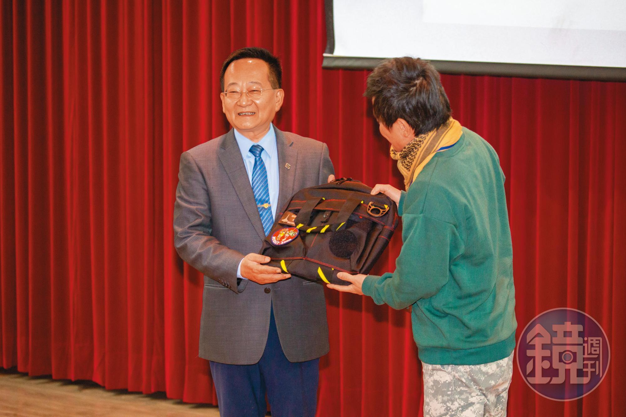 張忠誠17日獲續任中科院院長。