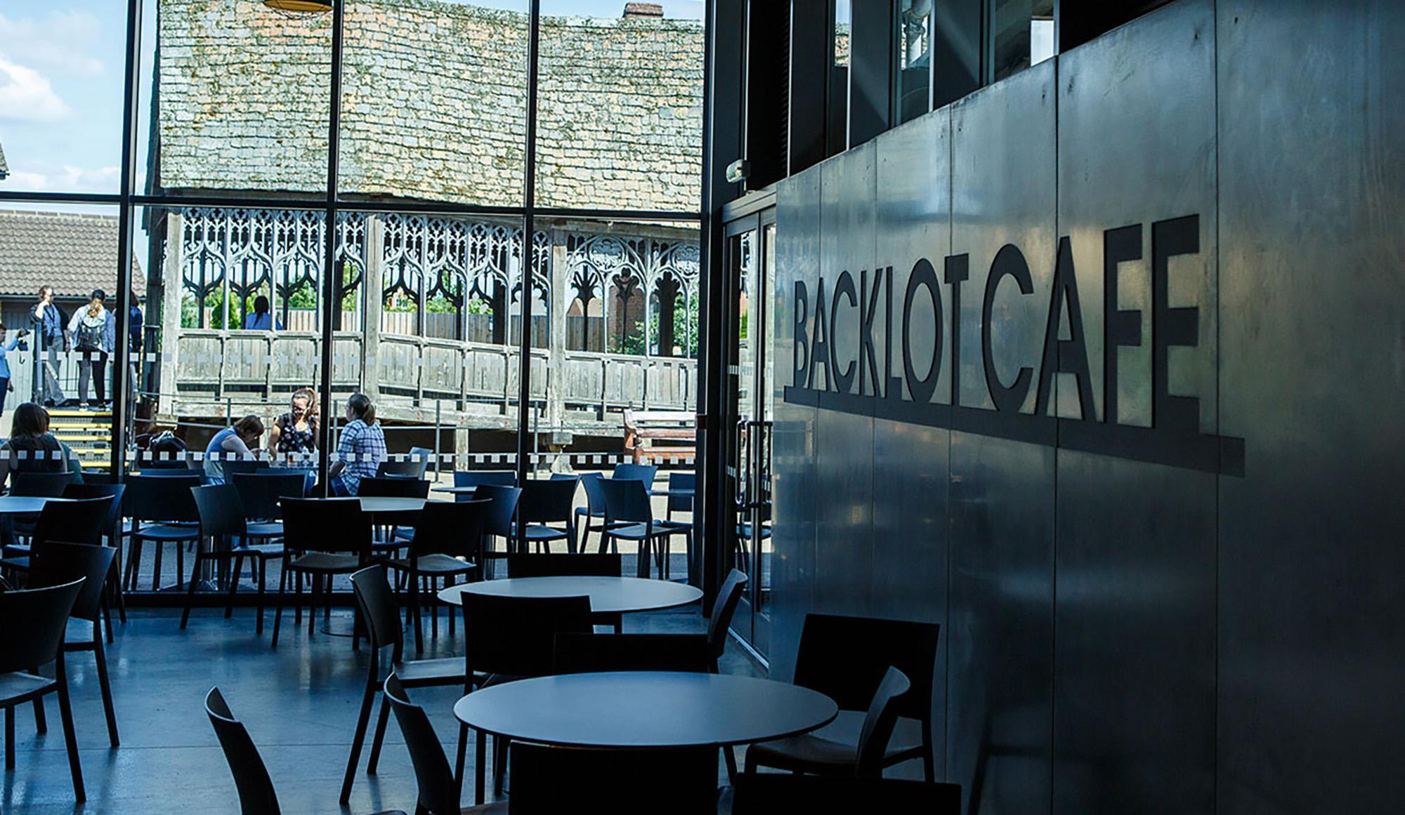 在影城內的「The Backlot Café」可以品嘗快速方便的小食與甜點。(翻攝自東京哈利波特影城官網)