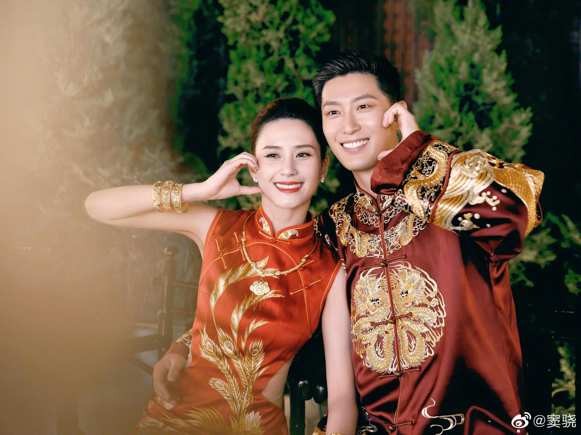 大陸男星竇驍終於如願成為豪門貴婿，今（18）日在峇里島迎娶已故賭王千金何超蓮。（翻攝自竇驍微博）