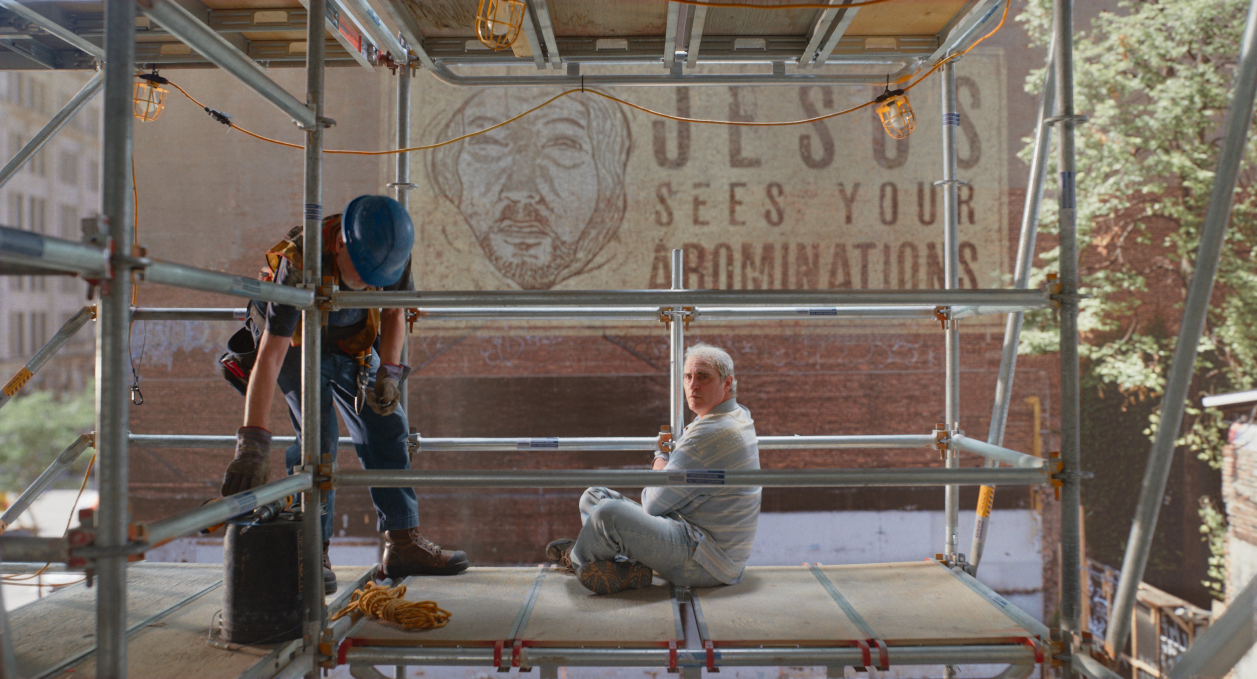 《寶可噩夢》場景暗藏許多細節，更有不少挑戰道德觀的佈景設計。（双喜提供）