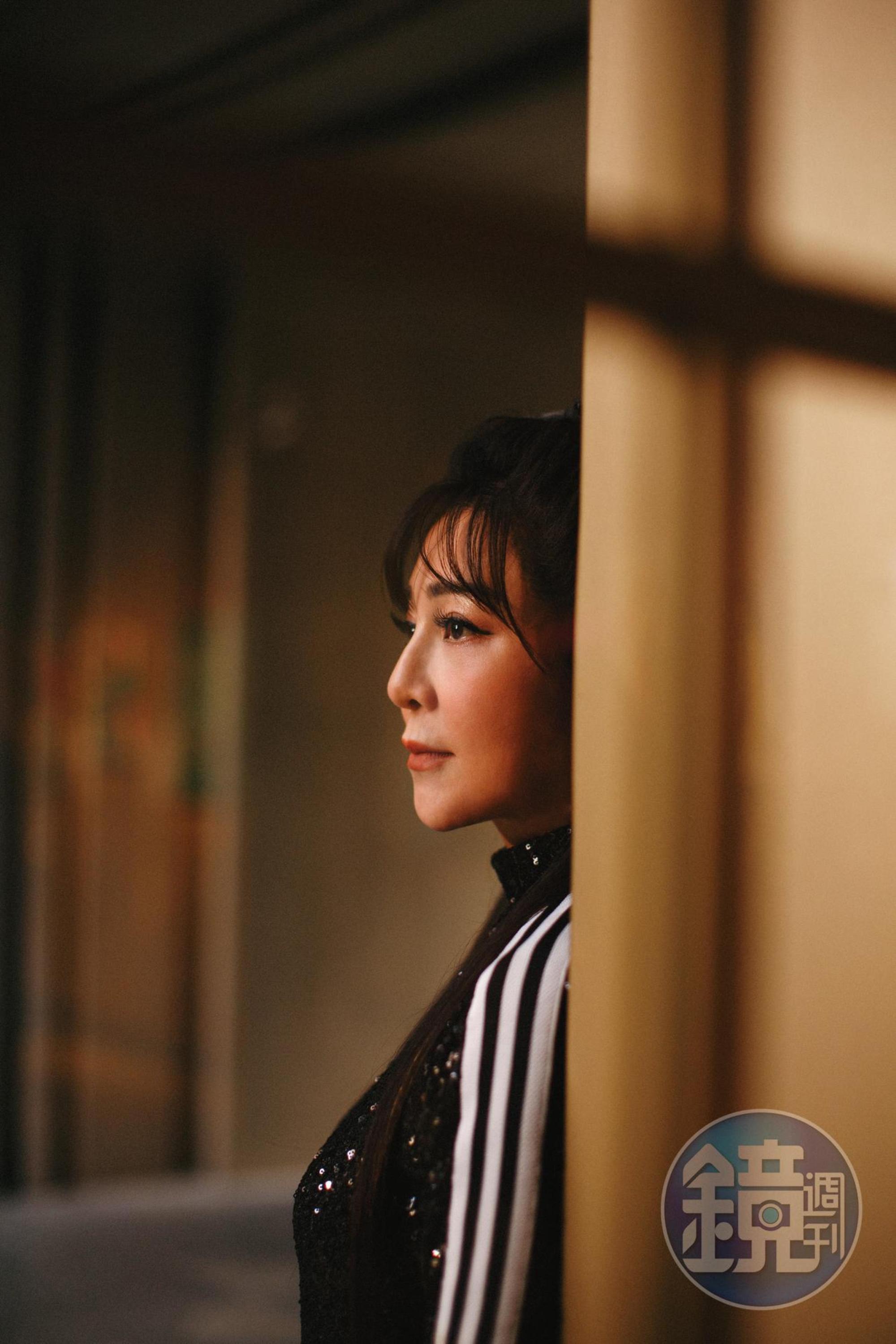 趕行程前,王彩樺仍不忘打電話給女兒的老師安排事情。自己未能感受太多媽媽的愛,當媽後的王彩樺自認母性超強。