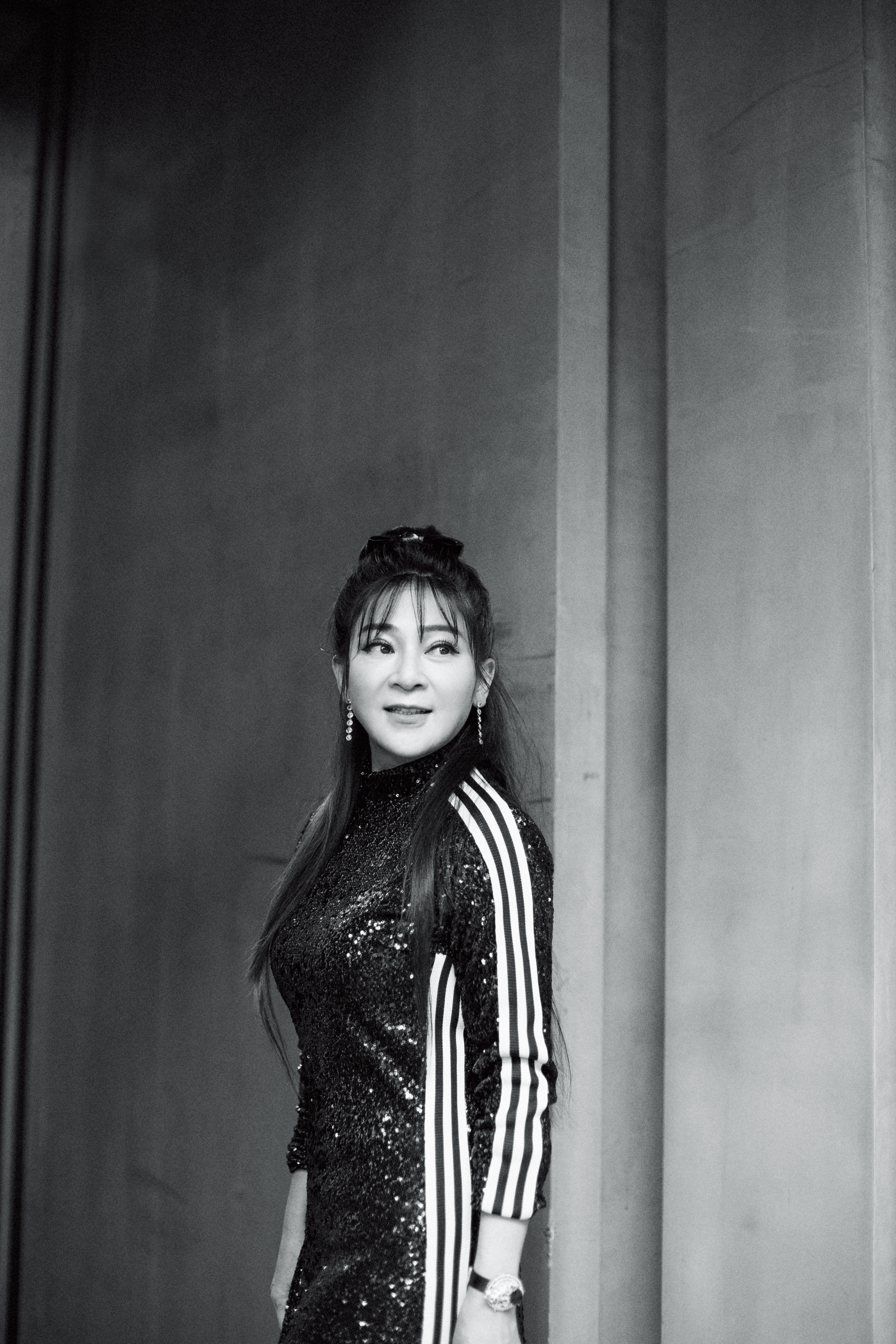 訪問完已是傍晚,接下來王彩樺要趕去定裝,「我的朋友都說,妳可以休息一下嗎?」只要滿滿行程中可以休息一天,她就可以為了那一天更努力。