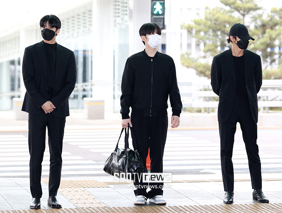 MONSTA X今計劃赴美參加活動，出國前特地先到文彬靈堂致意，帶著感傷心情出國。（網路圖片）