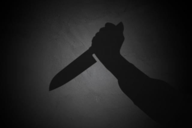 嘉義水上鄉今晨傳出一起人倫慘案，狠男持刀砍殺妻兒後自戕。（示意圖非當事人，Photo-AC）