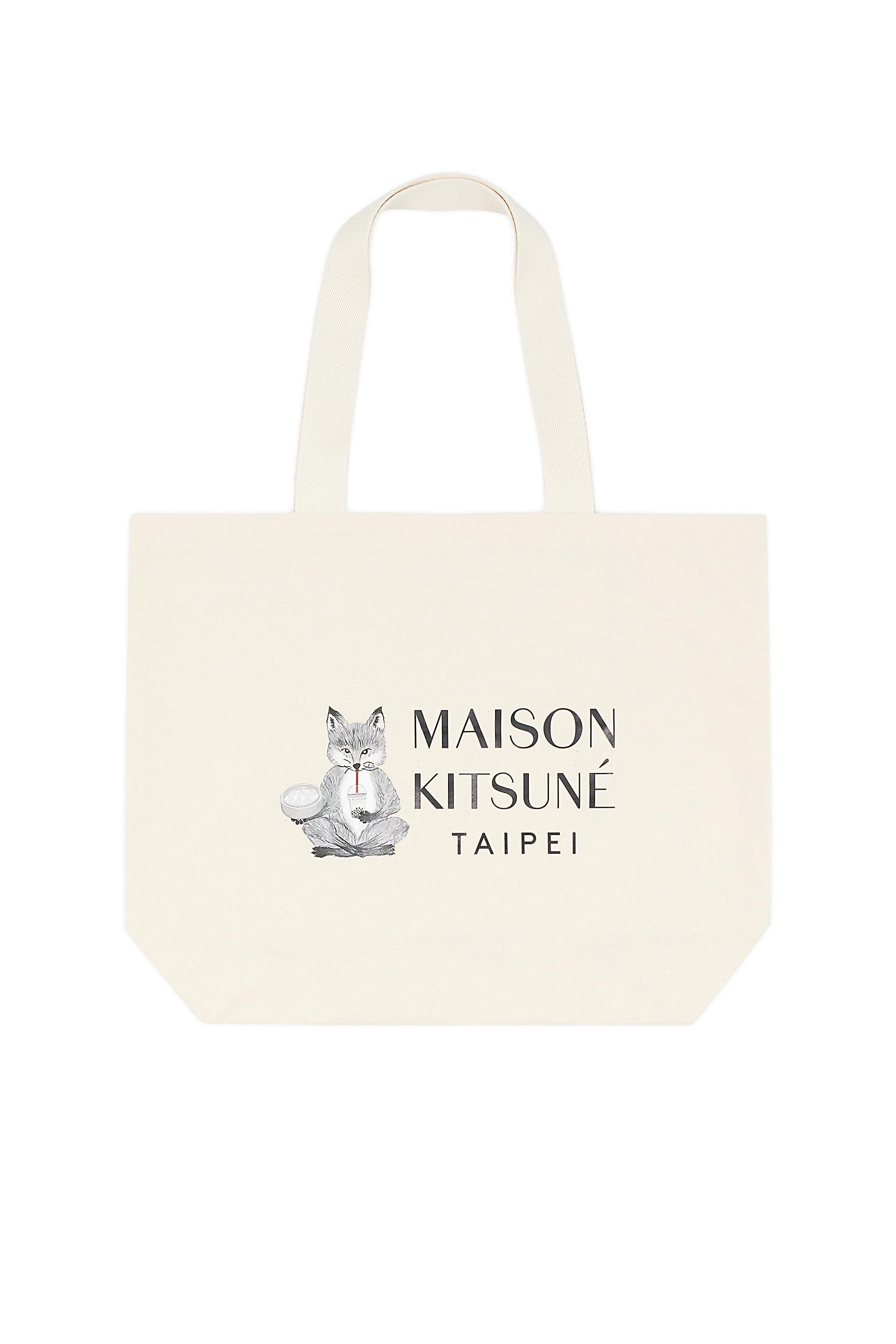 開幕台北限定白色托特包 NT$2,500（Maison Kitsuné提供）