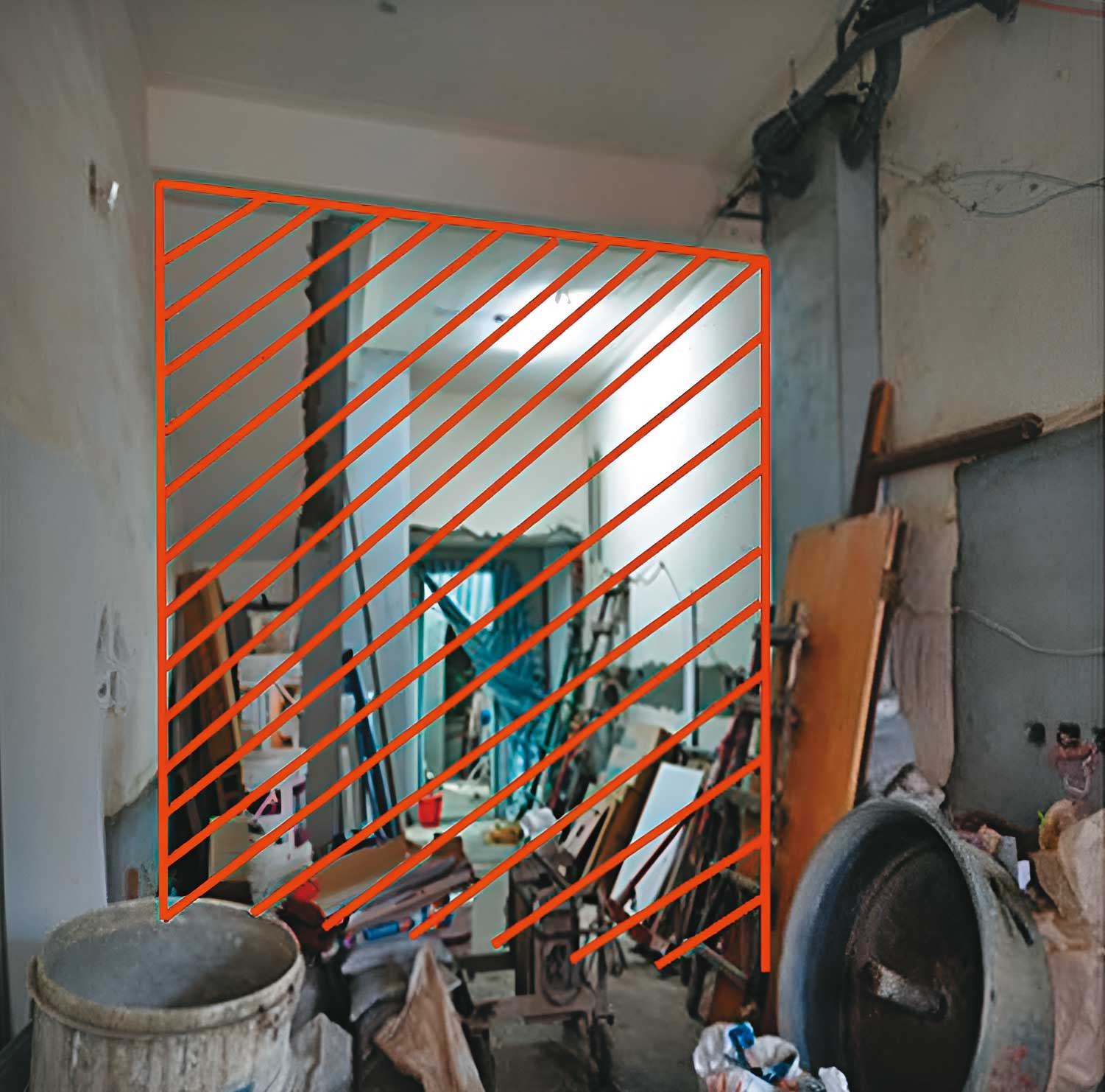 陳姓鄰居進入蕭君平夫婦改建中的房子,拍得承重牆遭拆除照片。(讀者提供)