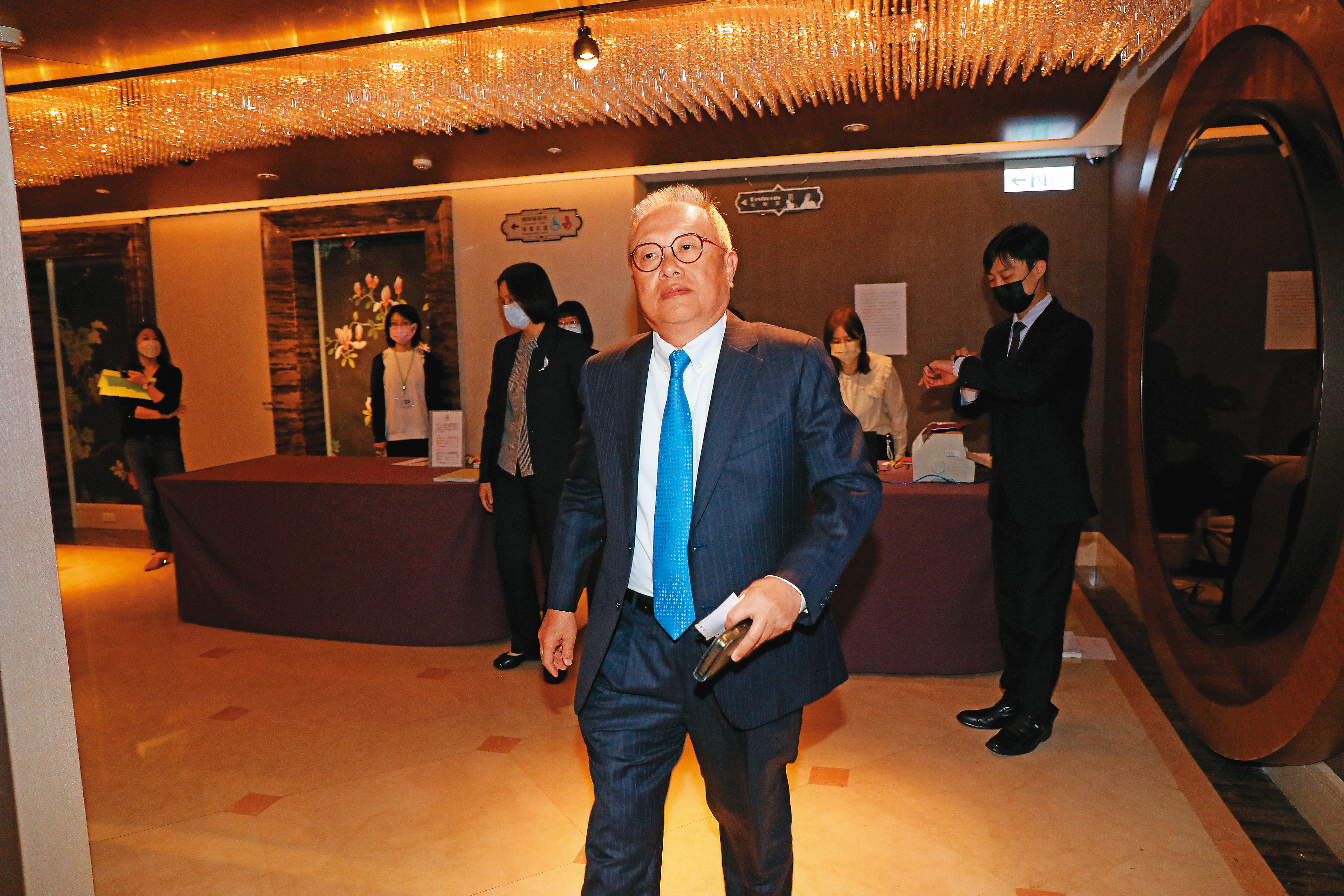 周永銘一派挾股權優勢，成功解任對手陣營董事。