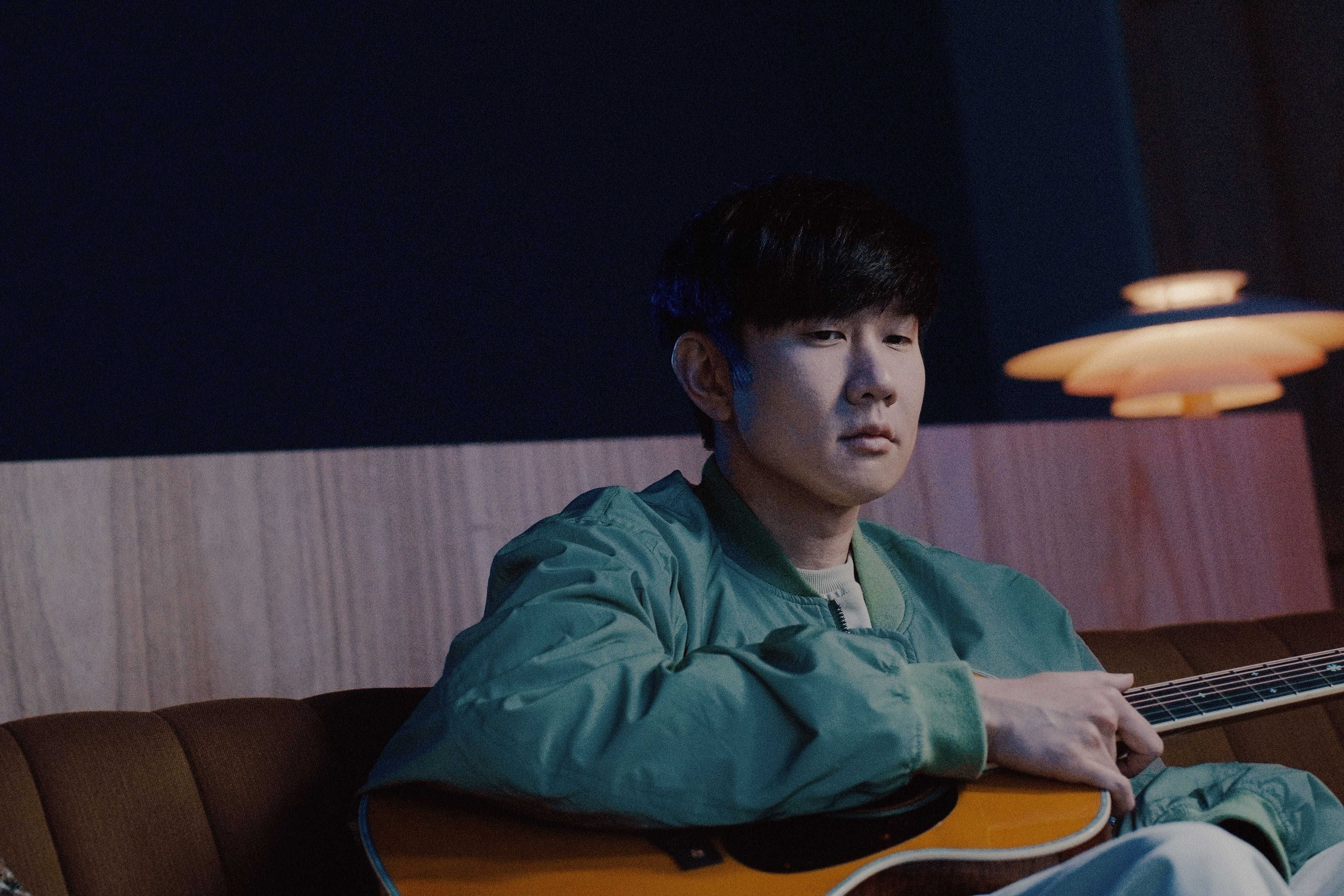 JJ林俊傑推出全新專輯《重拾_快樂 Happily, Painfully After》。（JFJ PRODUCTIONS提供）