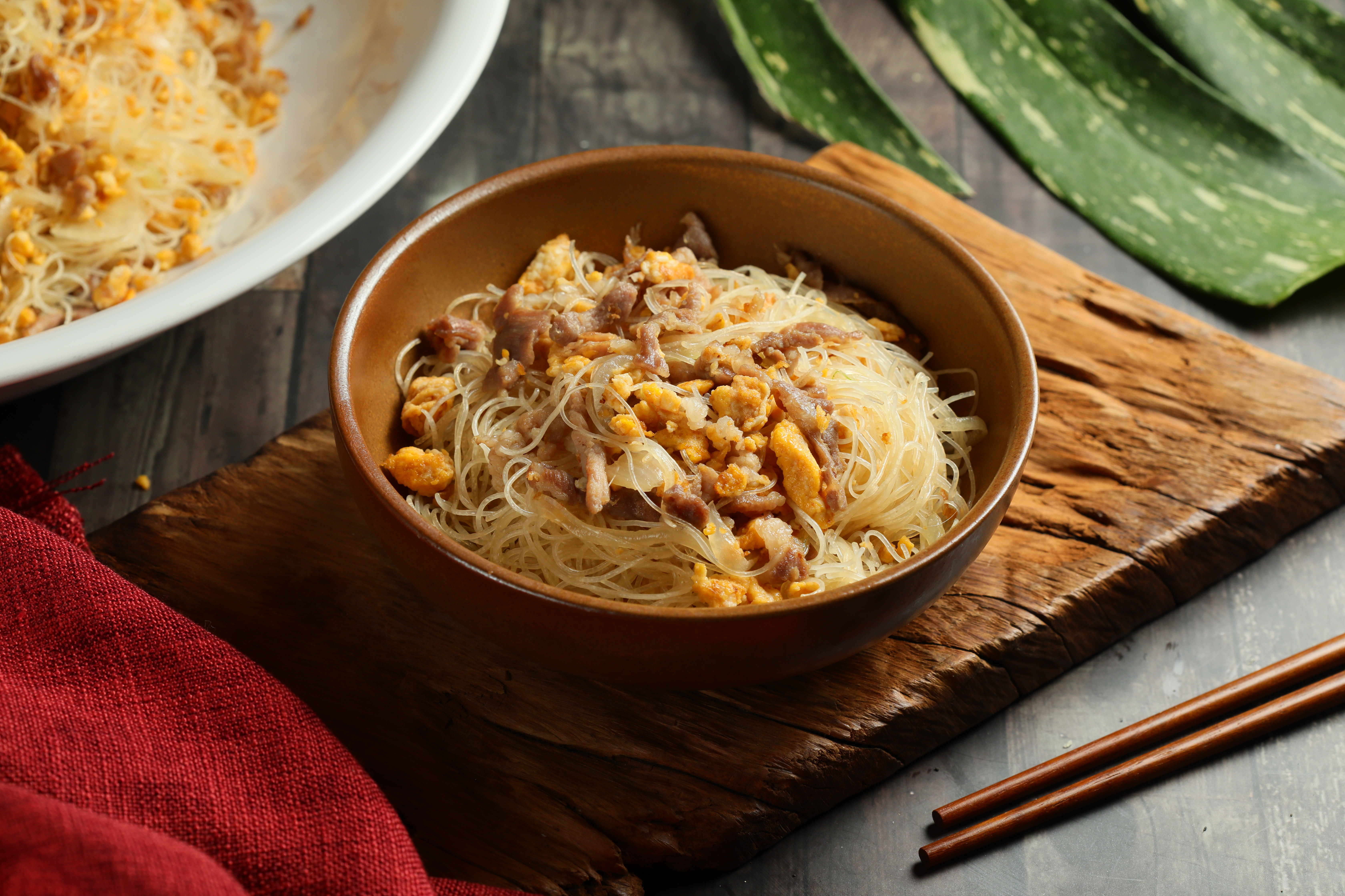 乾鬆Q彈充滿蛋香的明福版「炒米粉」，這是可以傳家的一道菜。