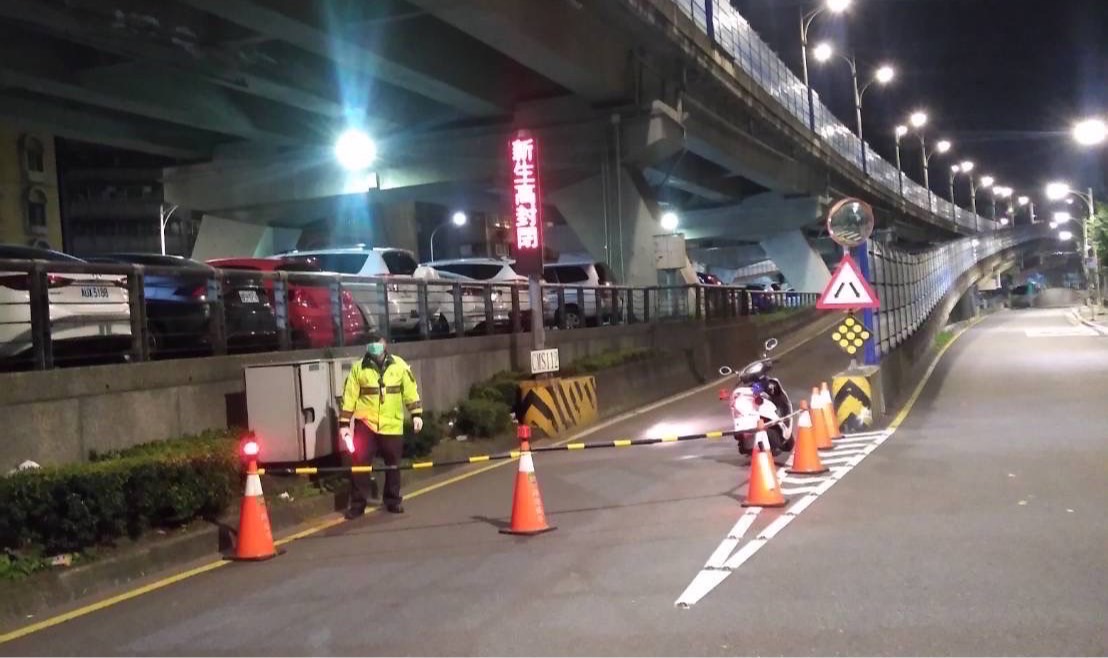警方呼籲用路人留意管制路段及時間，並遵守路口執勤警員指揮。（警方提供）