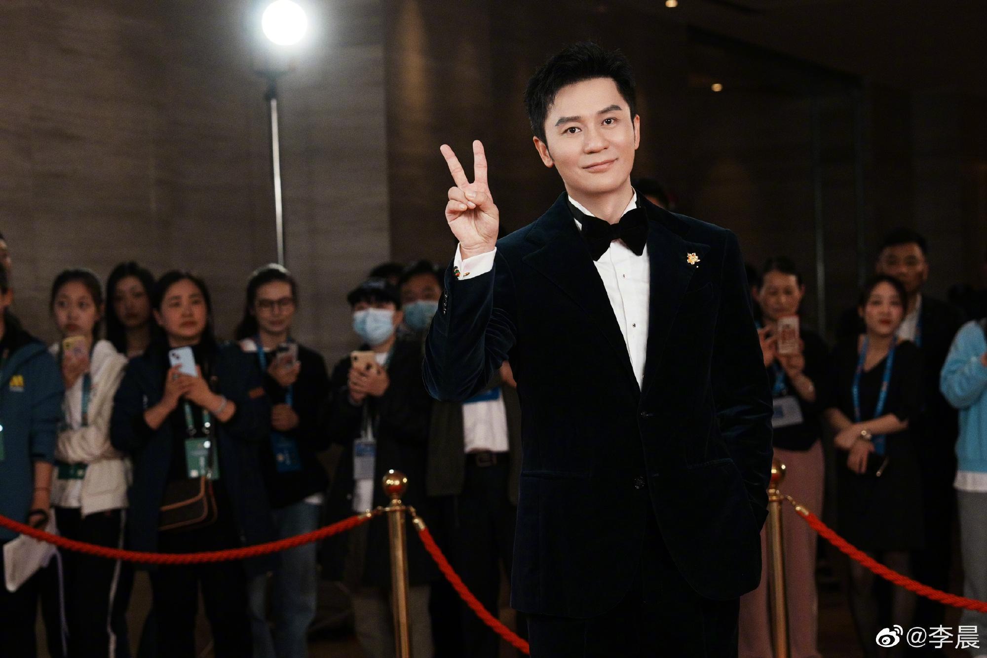 李晨在節目中脫口「女生是累贅」,遭到炎上。(翻攝自李晨微博)