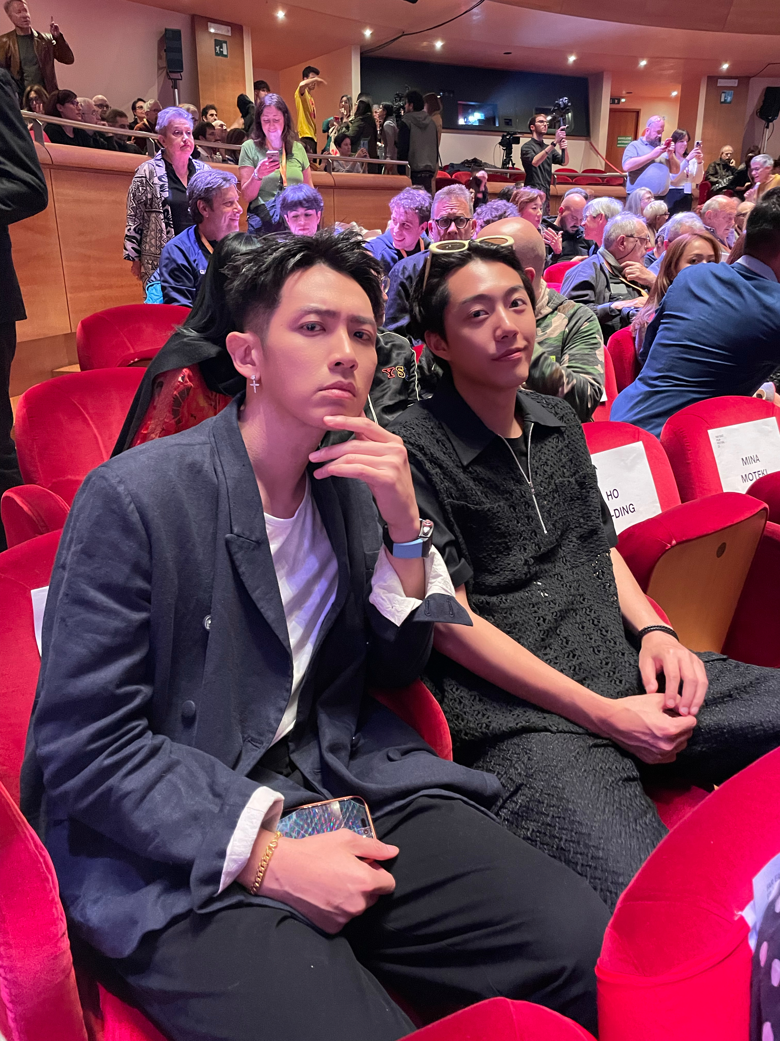 蔡凡熙(右)與柯震東(左)出發前30小時就開始焦慮胃痛,上台前也緊張不已。(禾豐九路提供)