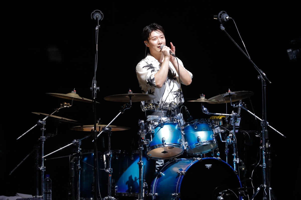 FTISLAND鼓手崔敏煥個人SOLO以韓國女團混音曲讓粉絲超驚喜。