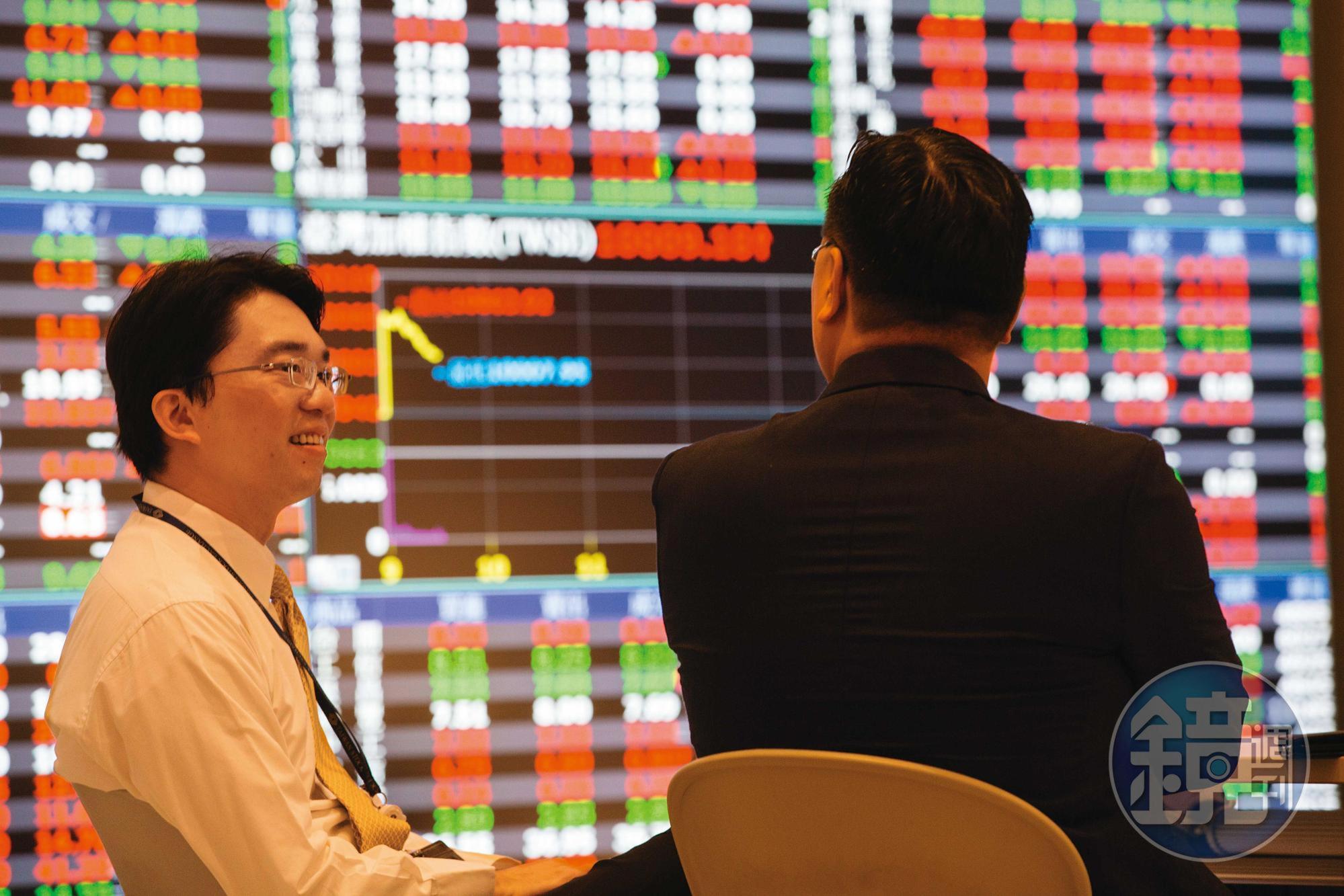2023年台股上市櫃首季營收走下坡,找出高殖利率好股攻守兼備。