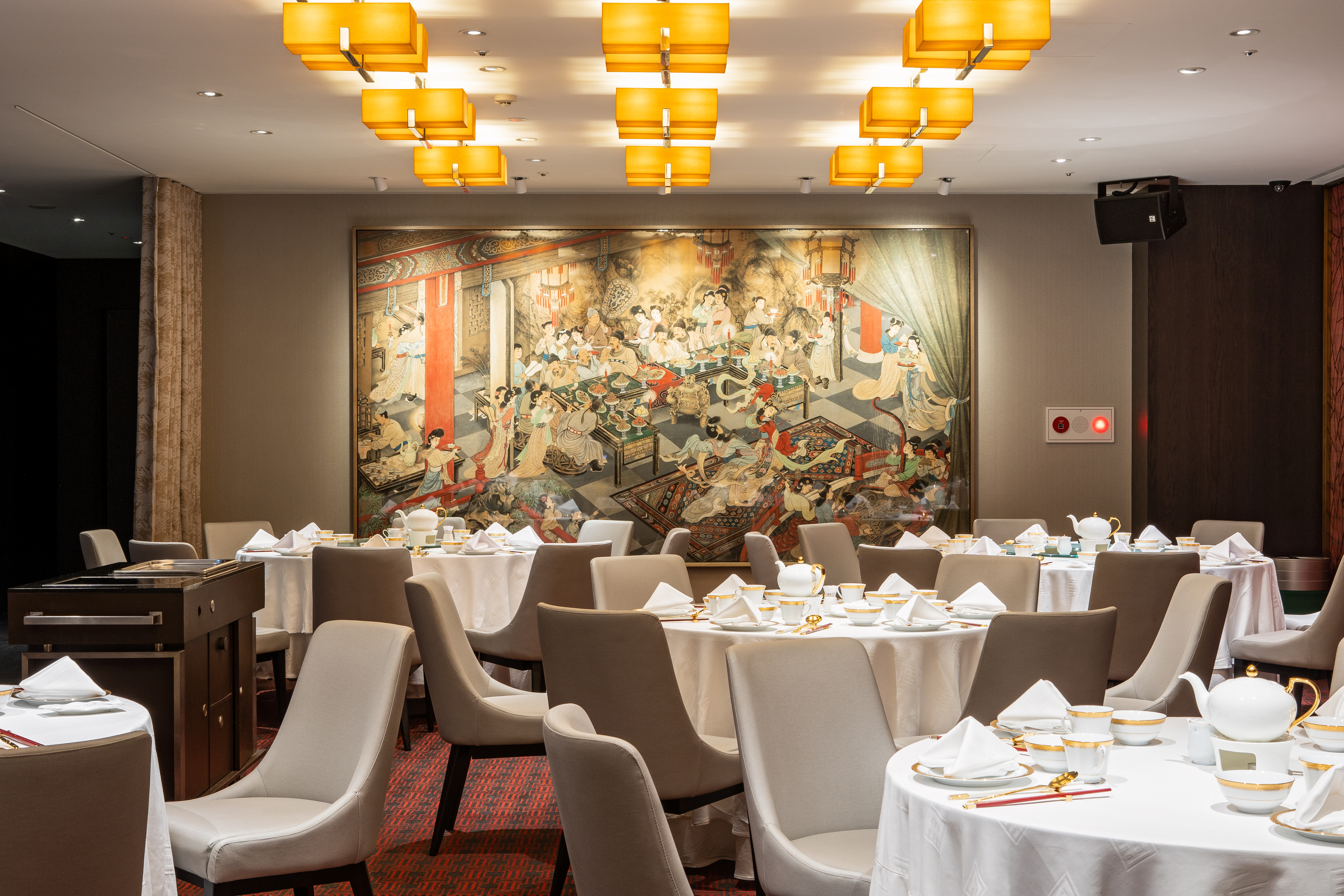 台北國賓中餐廳用餐區。