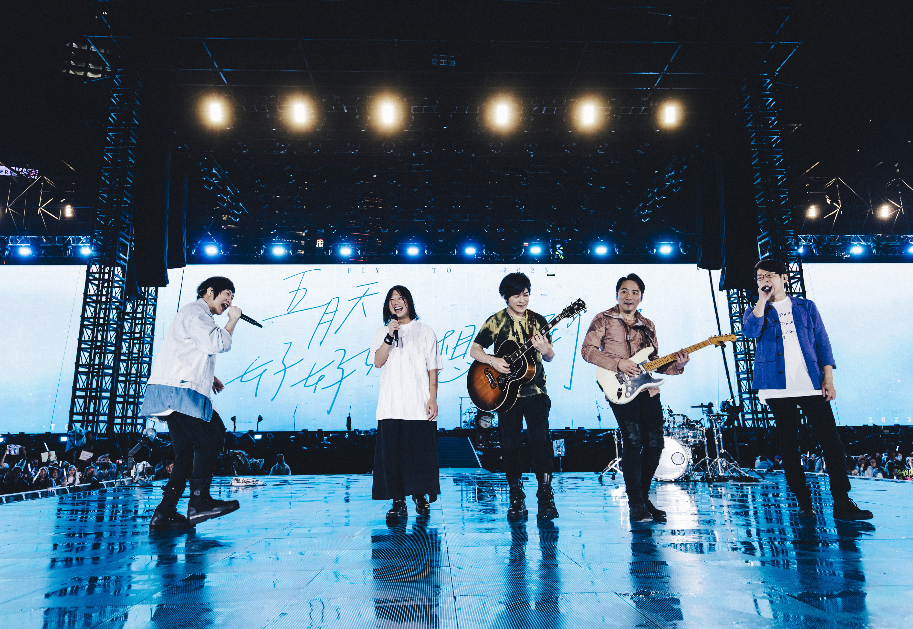 五月天連兩週在香港舉辦「好好好想見到你演唱會」,六場共吸引10.8萬五迷到場朝聖。(相信音樂提供)