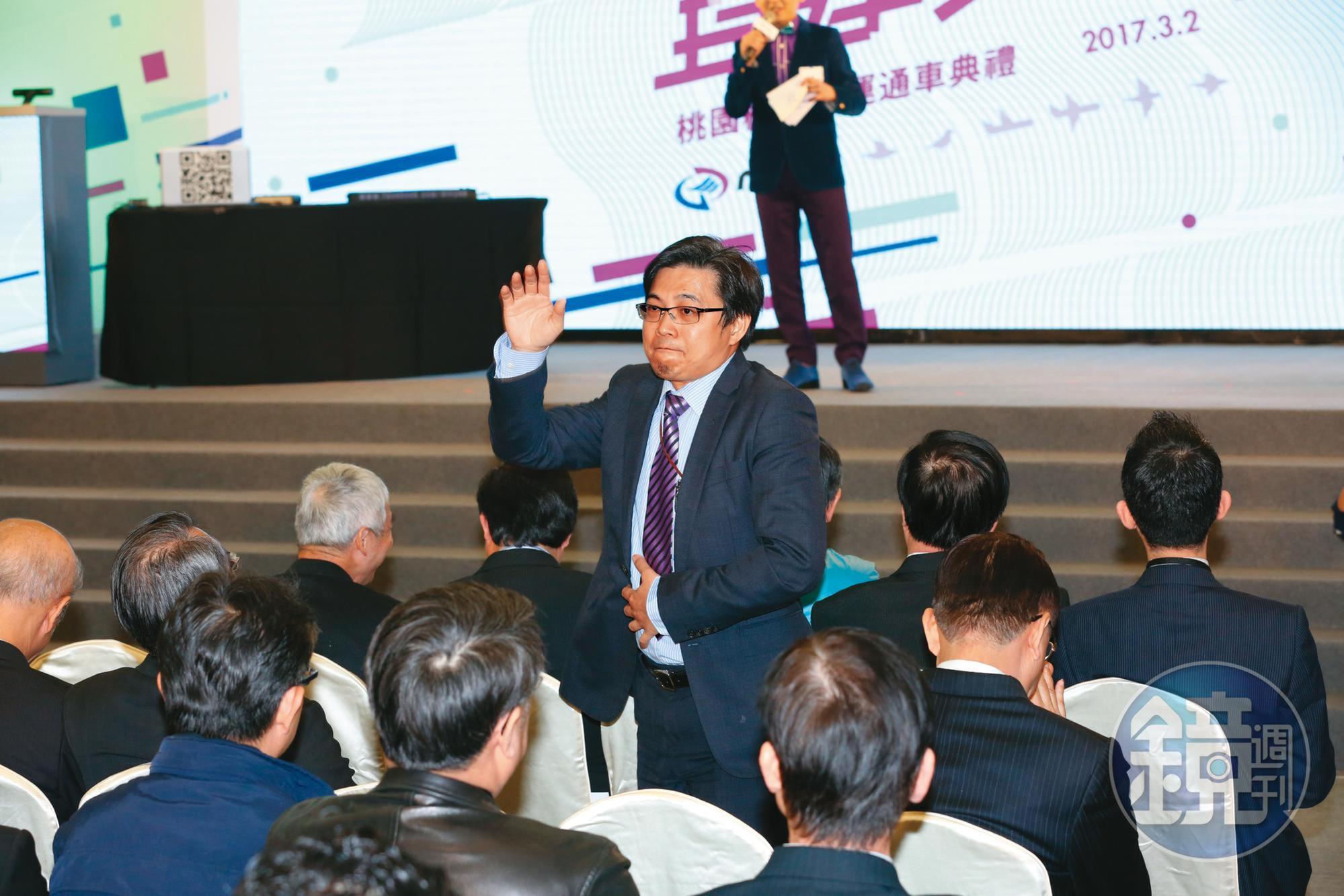陳凱凌在偵查中認罪，全案移審法院後，法官認為罪嫌重大，有逃亡之虞，將他延押3個月。
