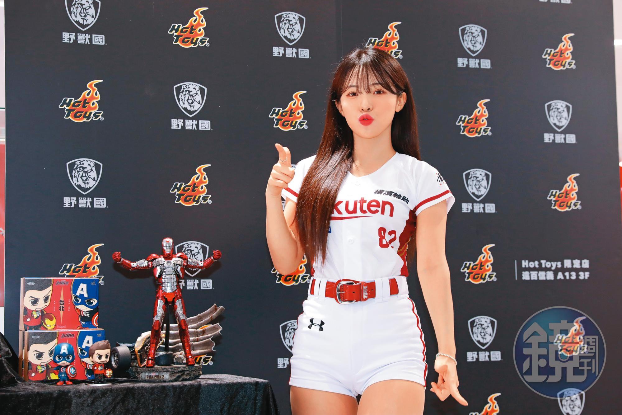 韓國啦啦隊女神李多慧的一舉一動，都成為台灣媒體關注焦點，掀起一陣「最強外援Pick」熱潮。