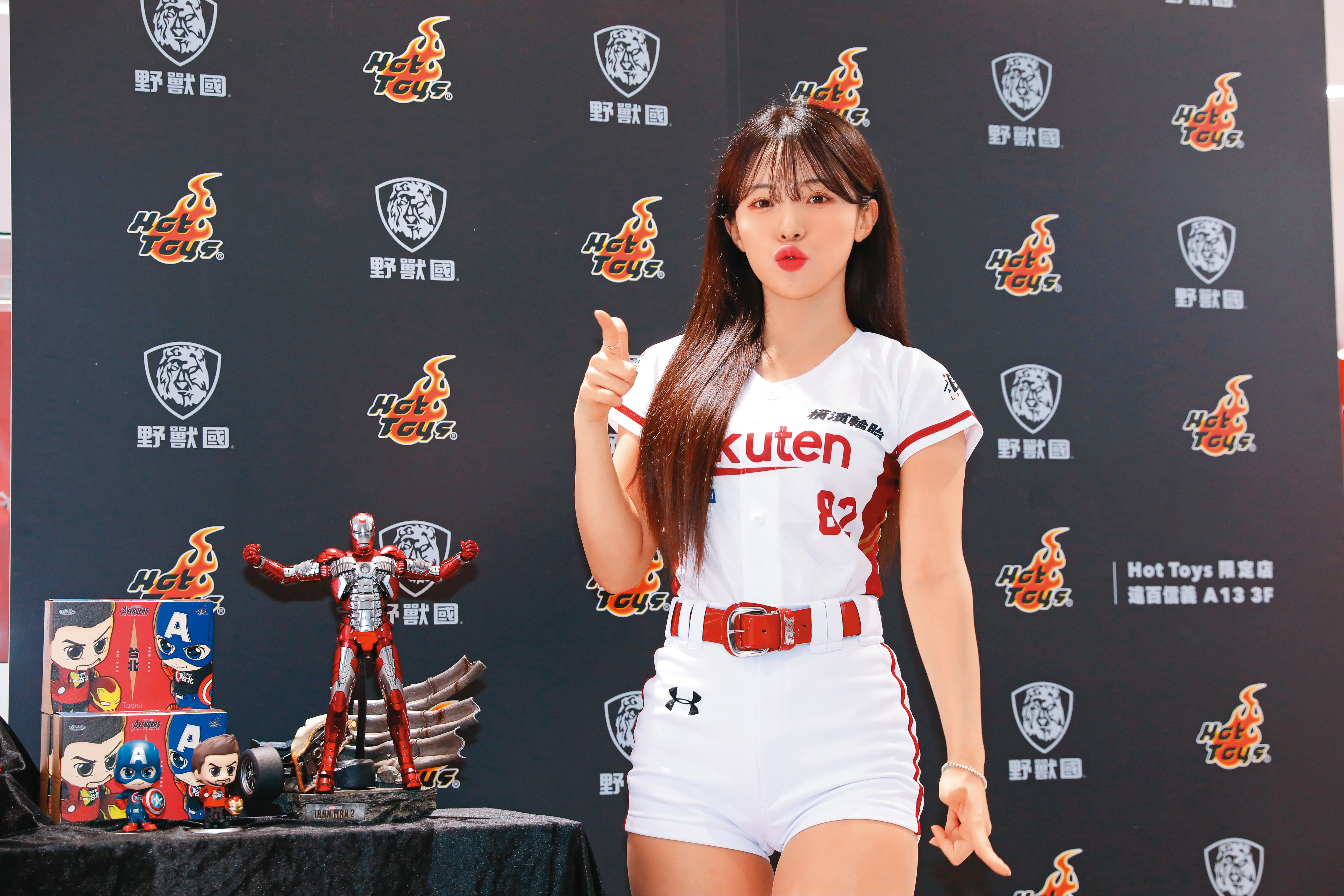 韓國啦啦隊女神李多慧的一舉一動，都成為台灣媒體關注焦點，掀起一陣「最強外援Pick」熱潮。