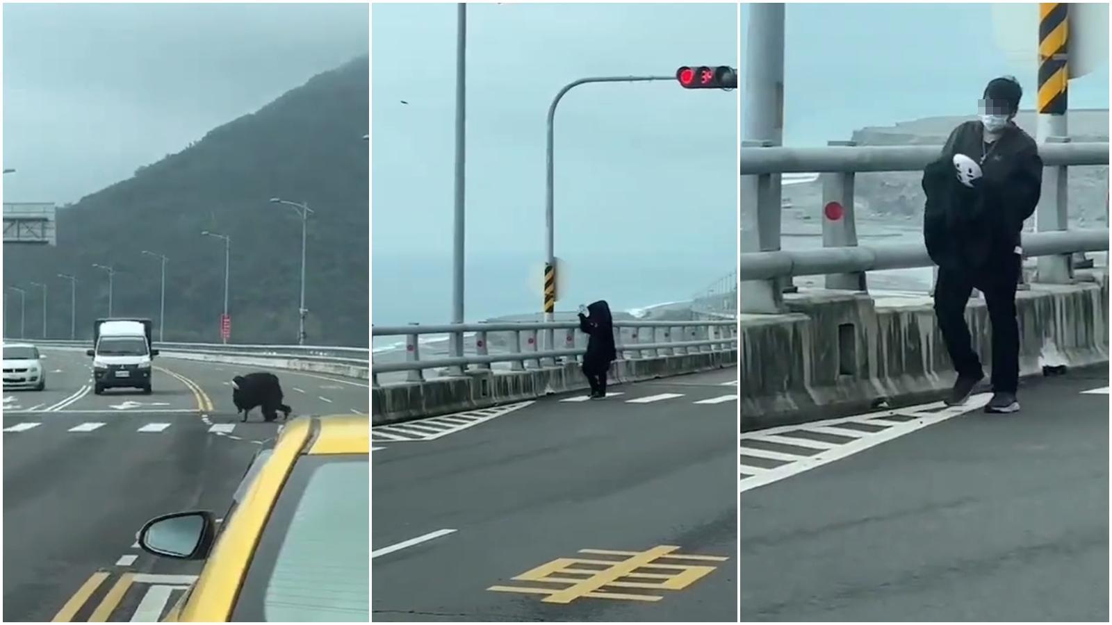 一名男子扮作無臉男,突趴在路中間後起身,繼續走也邊脫下無臉男裝扮。(翻攝自記者新聞網)