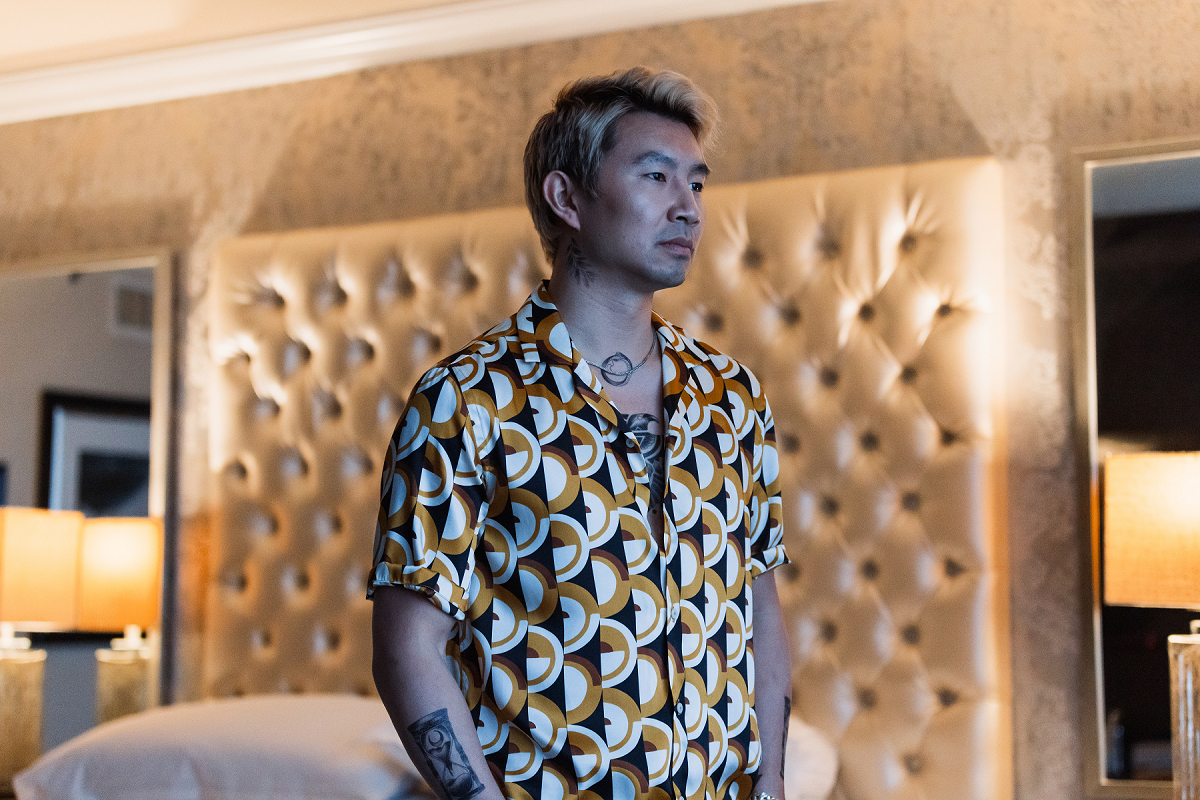 飾演駭客的劉思慕,為了一改形象,刻意染了一頭金髮,但比較擔心會被媽媽罵。(采昌國際提供)