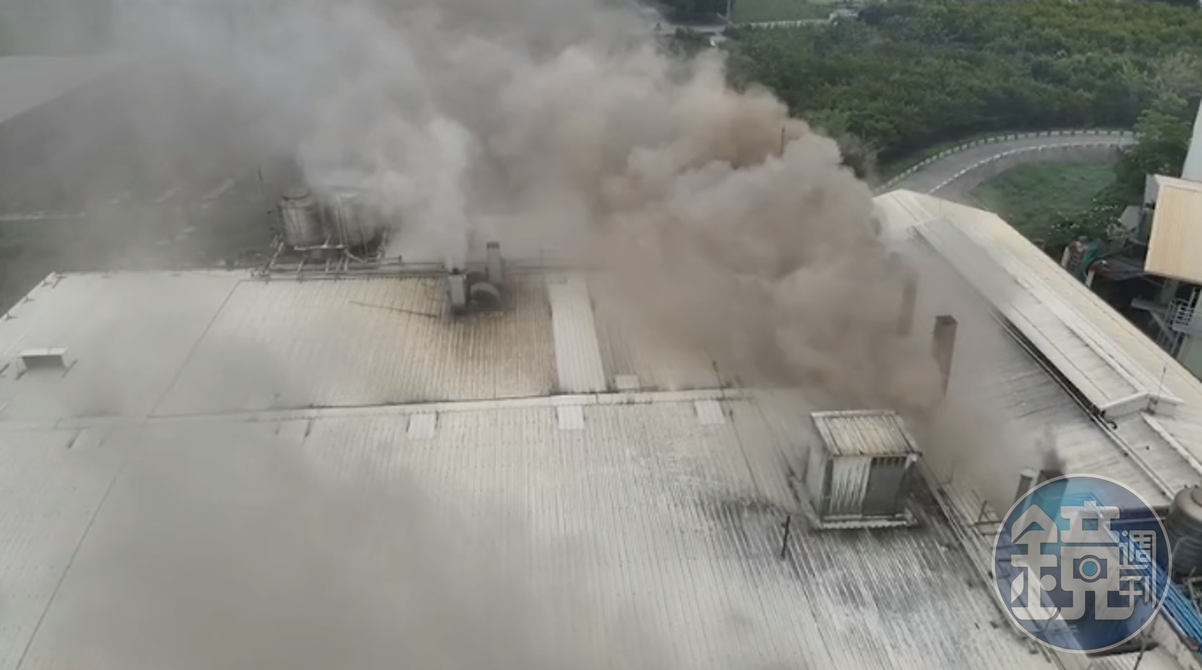 聯華食品彰化廠今(25日)晨發失火警,目前造成7人死亡、15人受傷。(彰化縣消防局提供)