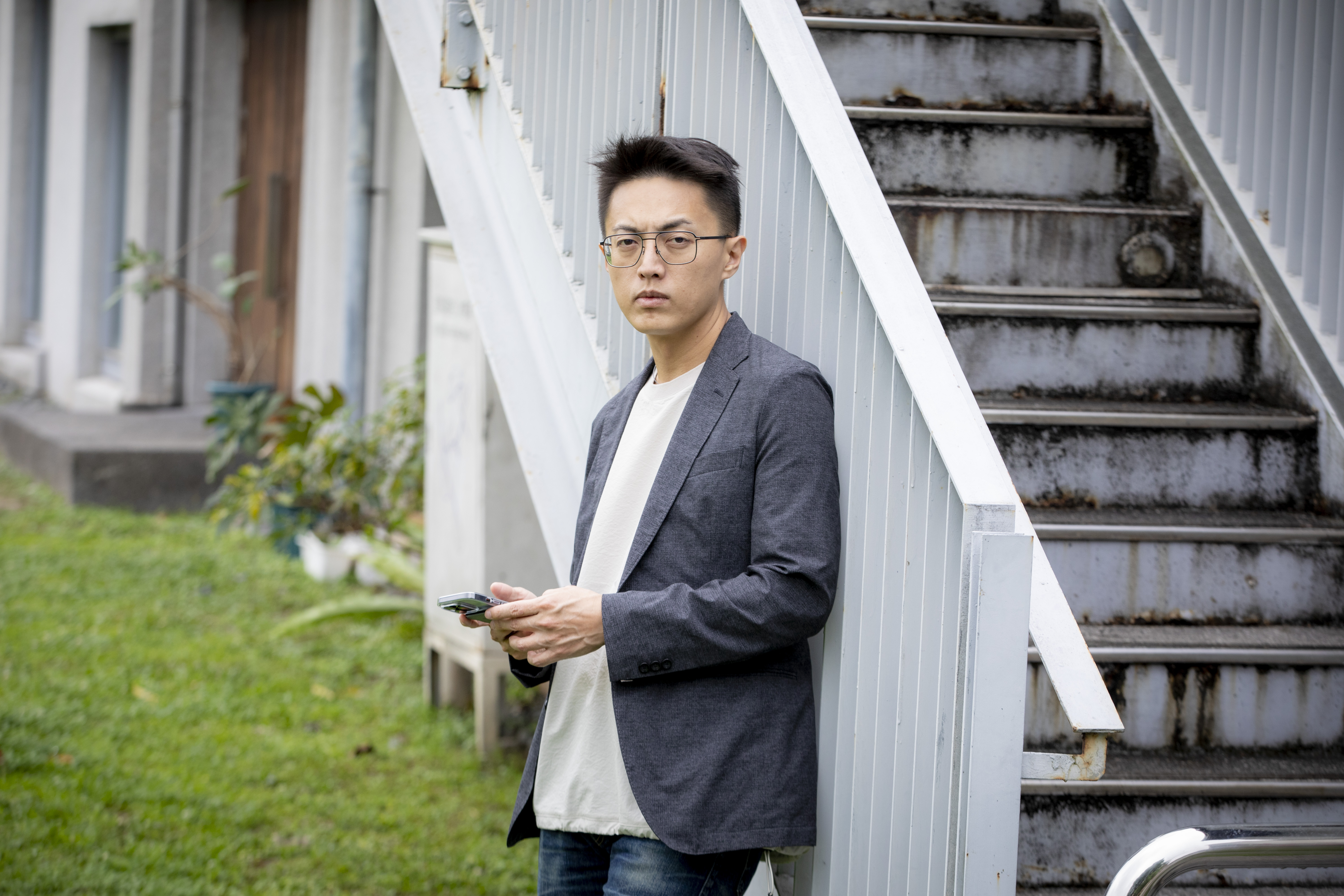 林君陽畢業於台北藝術大學電影創作研究所導演組。