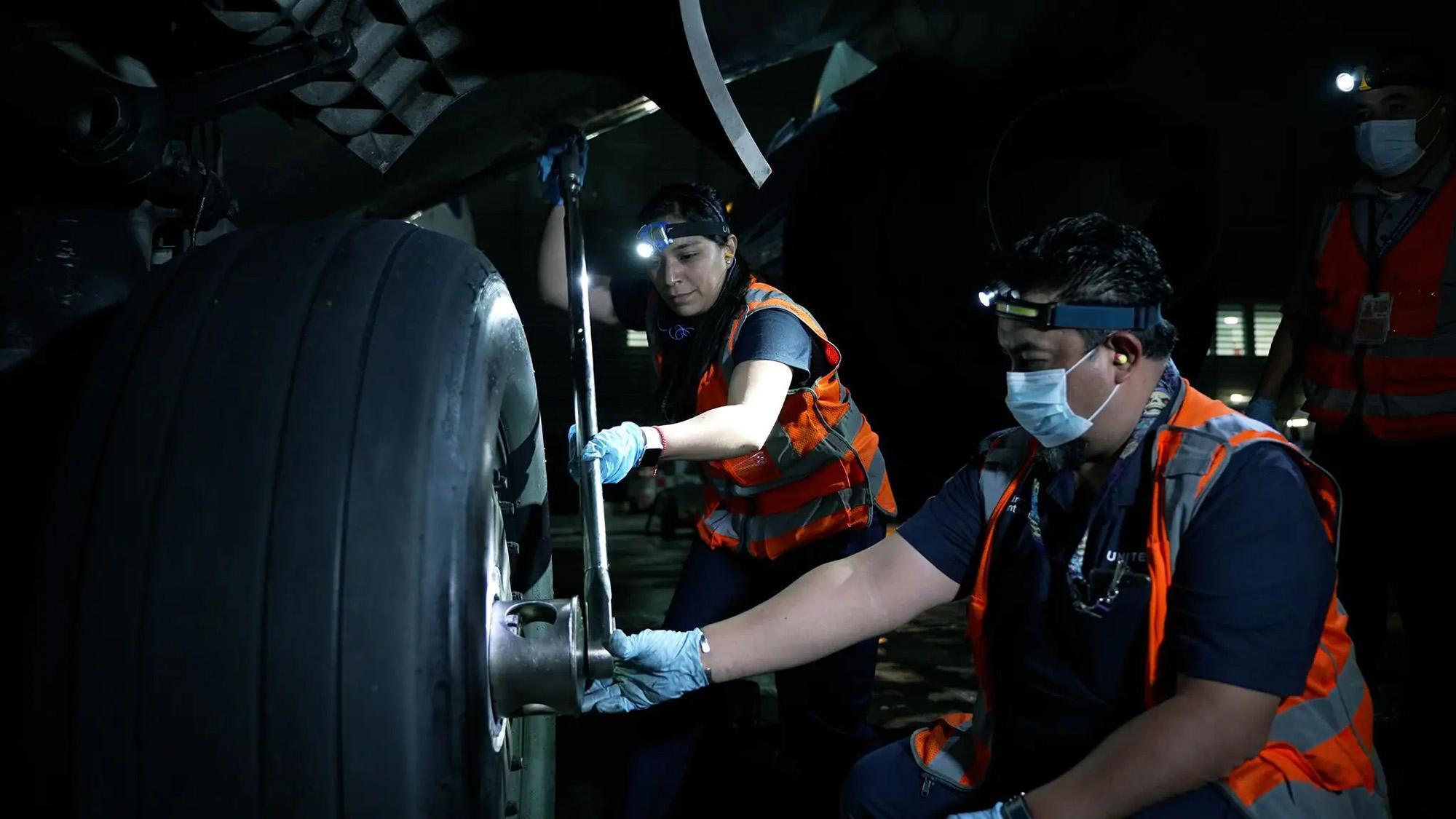聯合航空在疫情期間創立飛行學校與建立航空技師學徒計畫，培育更多航空專業人材。（聯合航空提供）