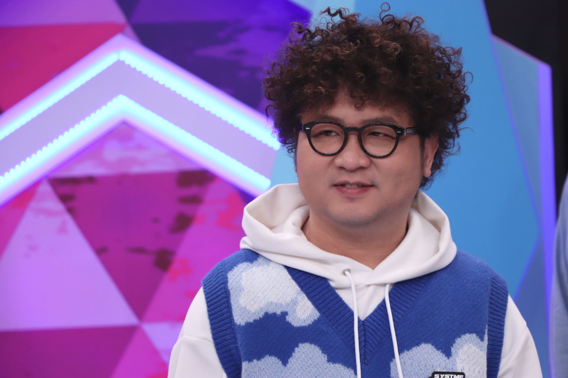 納豆回歸錄影自曝與女友依依好事近了。（中天提供）