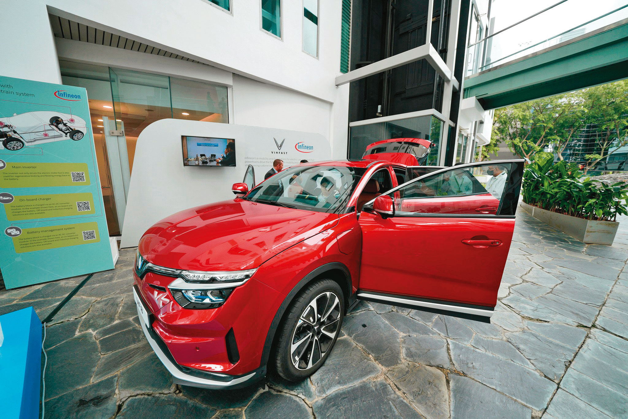 車用元件大廠英飛凌日前宣布併購GaN System,在車用功率元件的布局更為完整。(翻攝Infineon Technologies AG臉書)