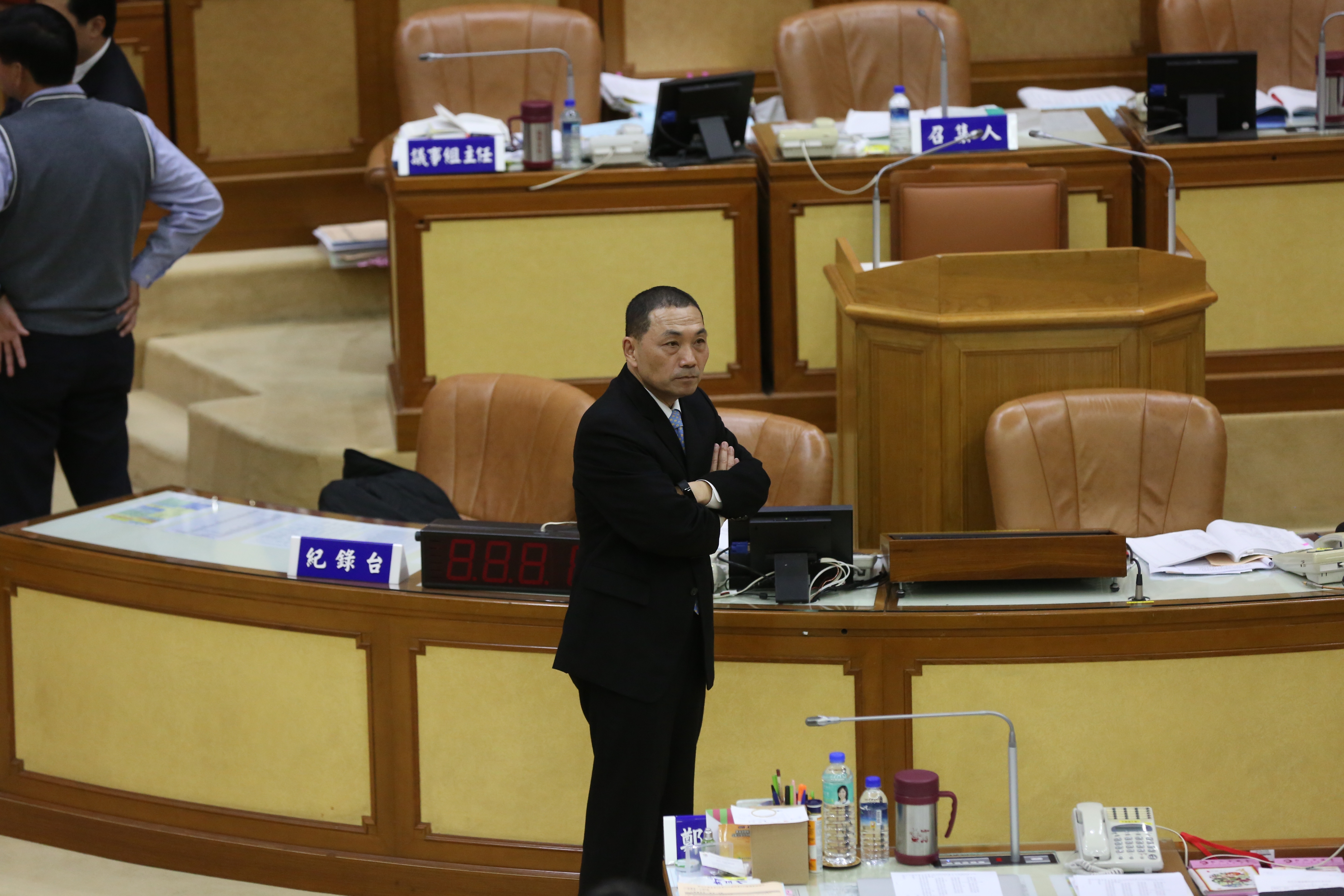 新北市議會國民黨團變更議程，將市政總質詢提前變成4/27至5/15，被外界解讀是為了幫市長侯友宜（圖）解套。（本刊資料照）