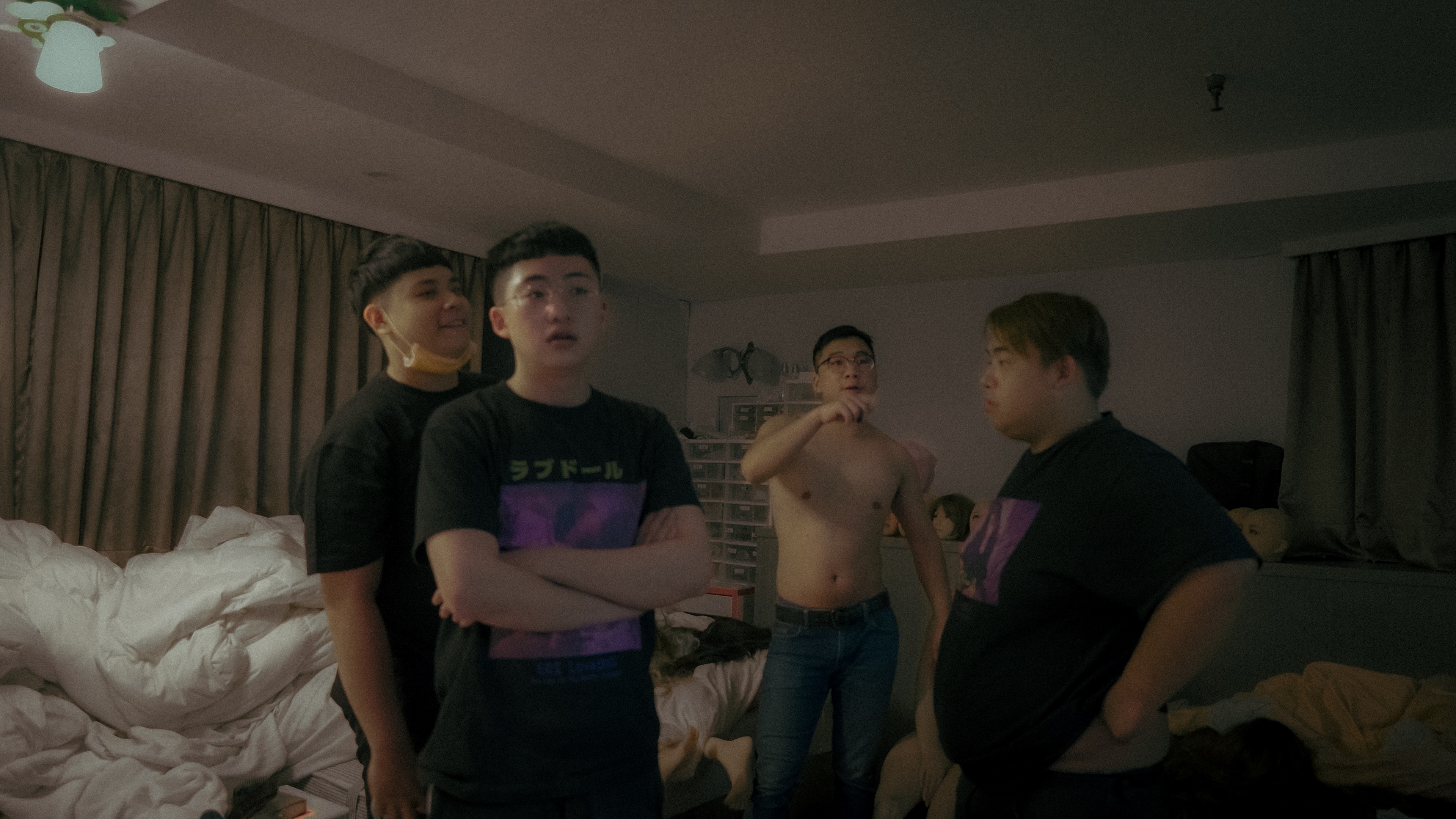 紀錄片《布洛卡區》旅館內年輕員工的工作情況與生活。（公視提供）