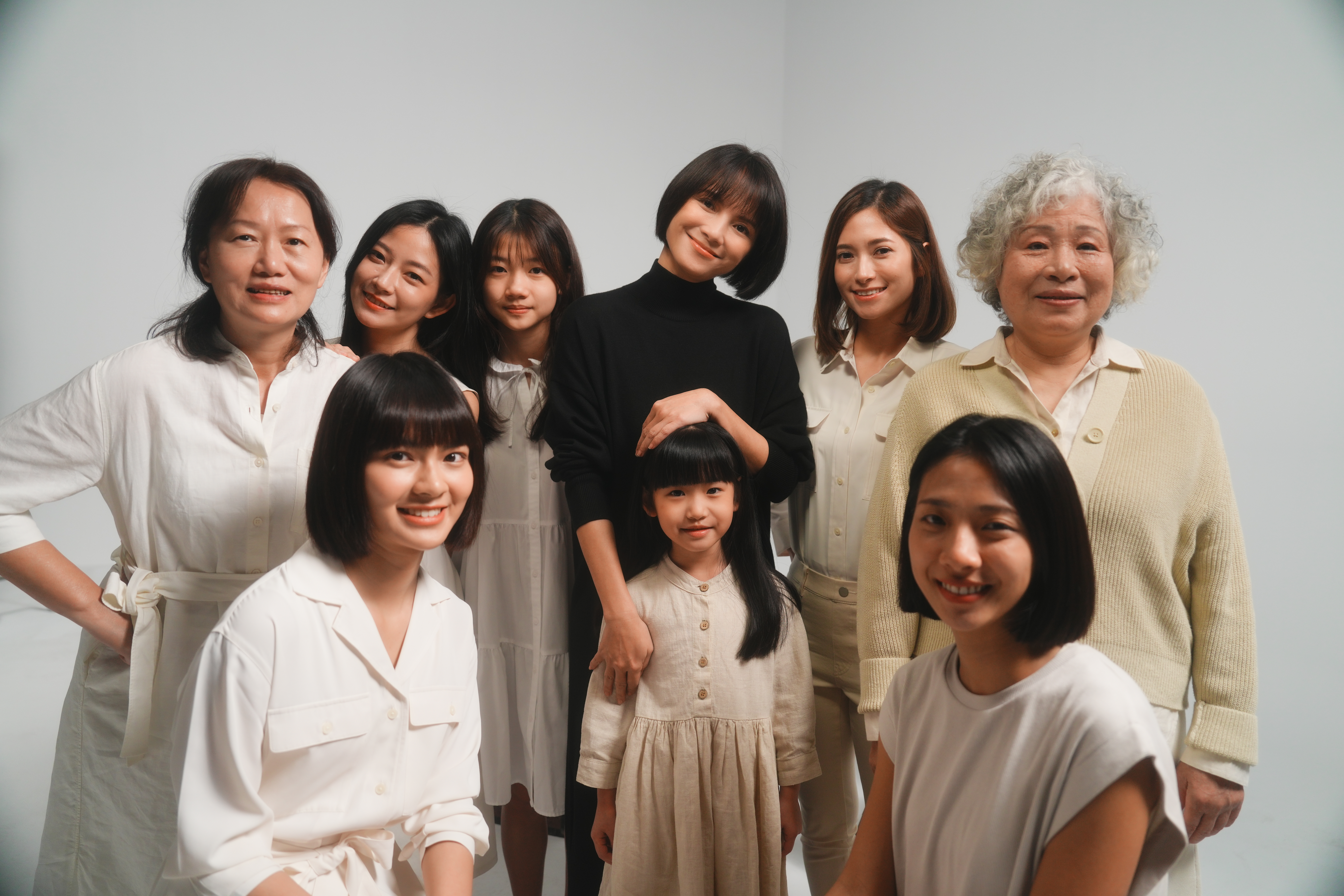 李心潔認為小孩長大會離開,但好朋友永遠都在。(滾石唱片提供)