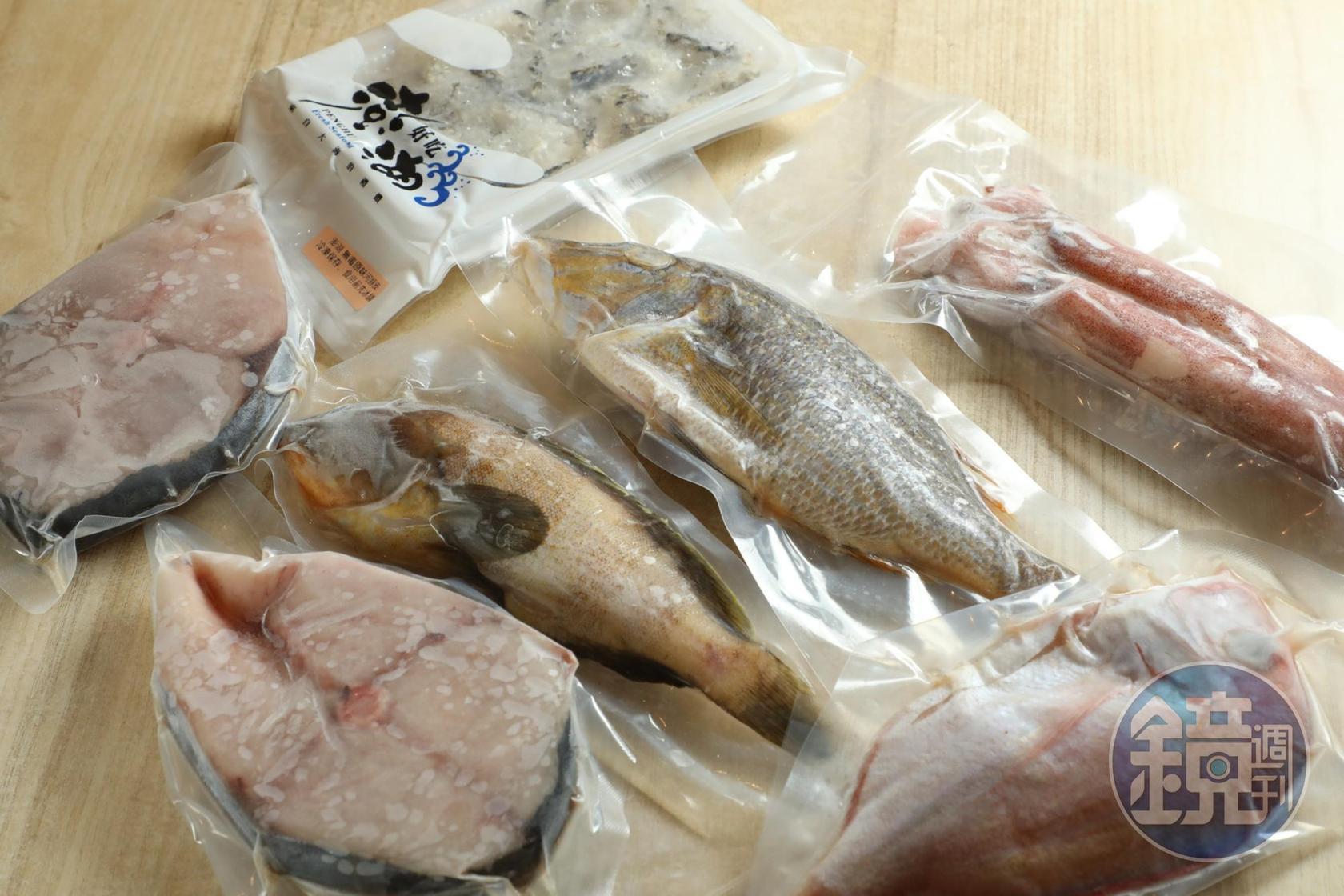 產地直送的澎湖食材可直接買回家料理,採訪當天老闆冰箱裡有青石斑、龍尖及盤仔魚等。