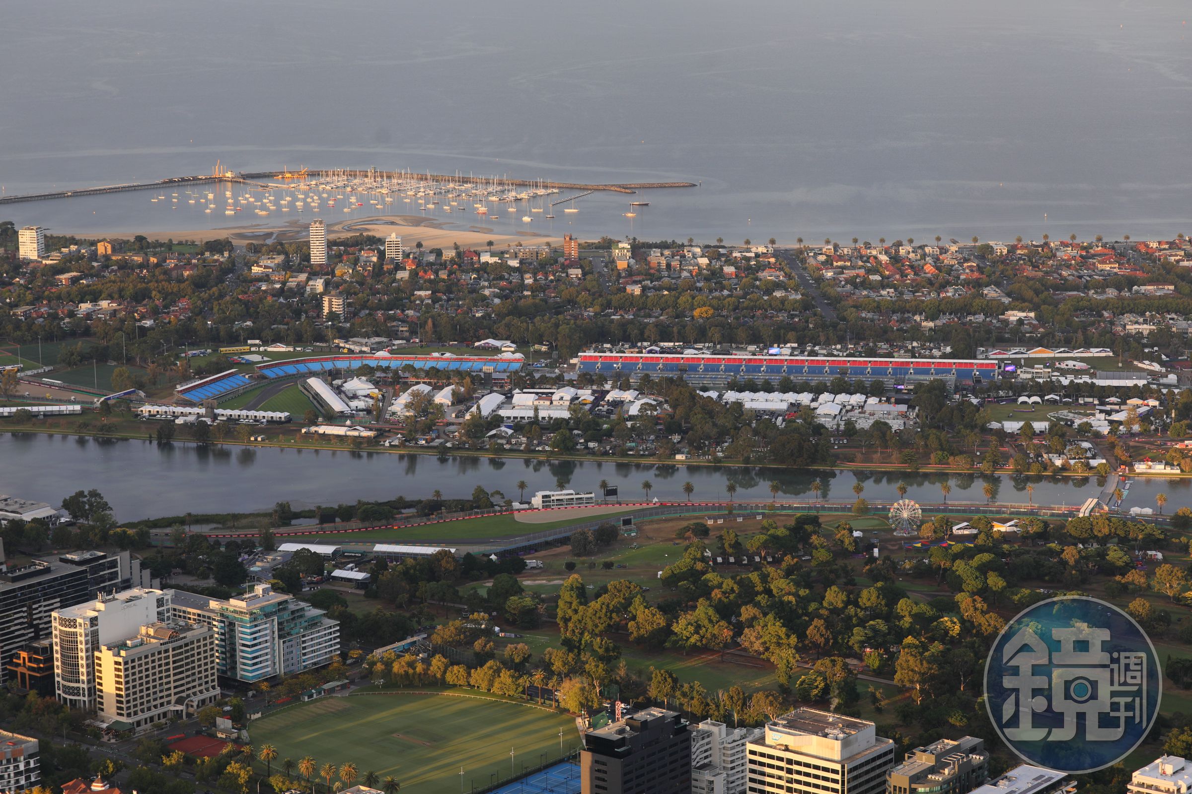 阿爾伯特公園賽道(Melbourne Grand Prix Circuit)全長5.303公里,為一級方程式賽車中少數的公路賽道之一。