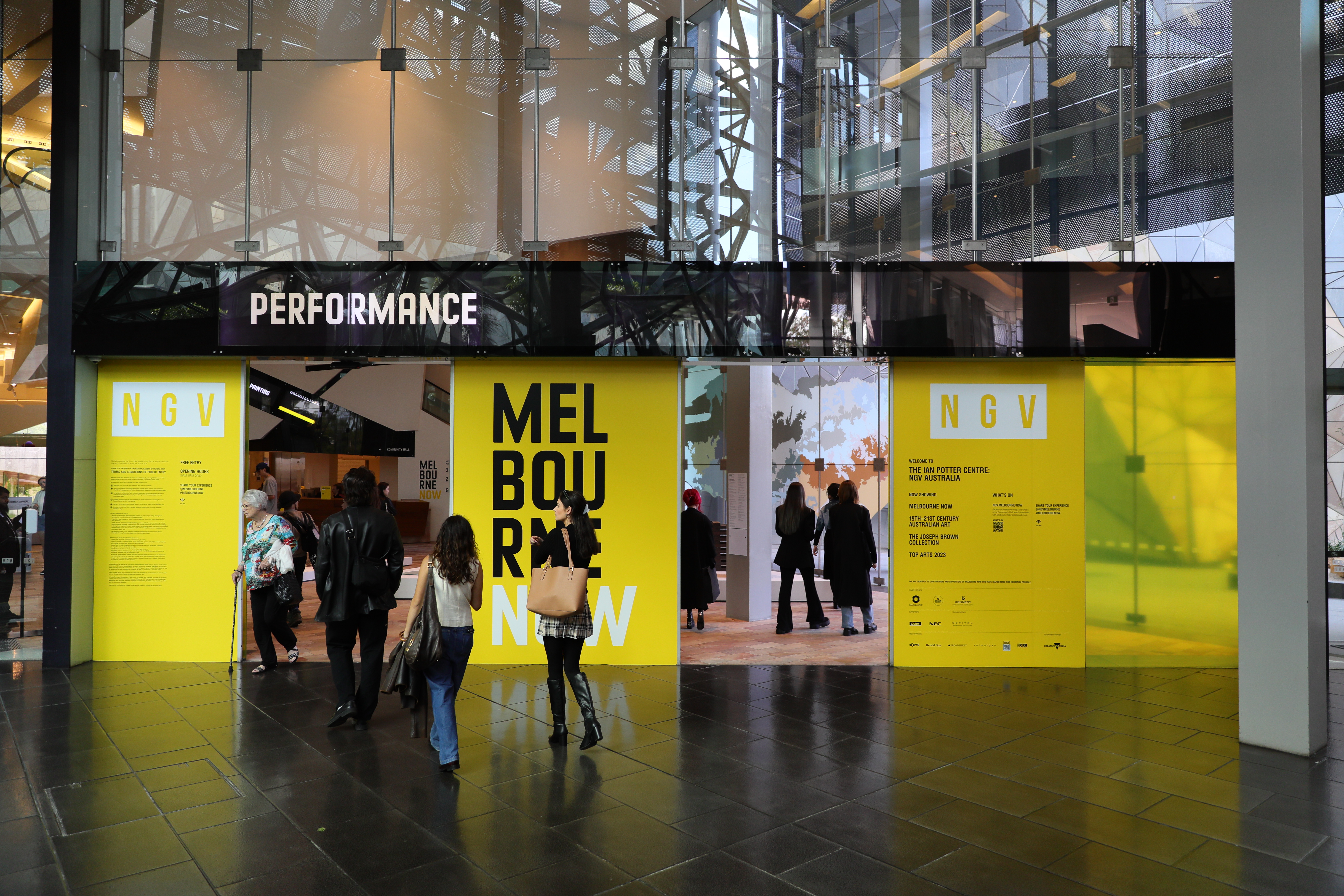 NGV澳大利亞館（The Ian Potter Centre: NGV Australia）主要展示與收藏本土藝術家的創作。