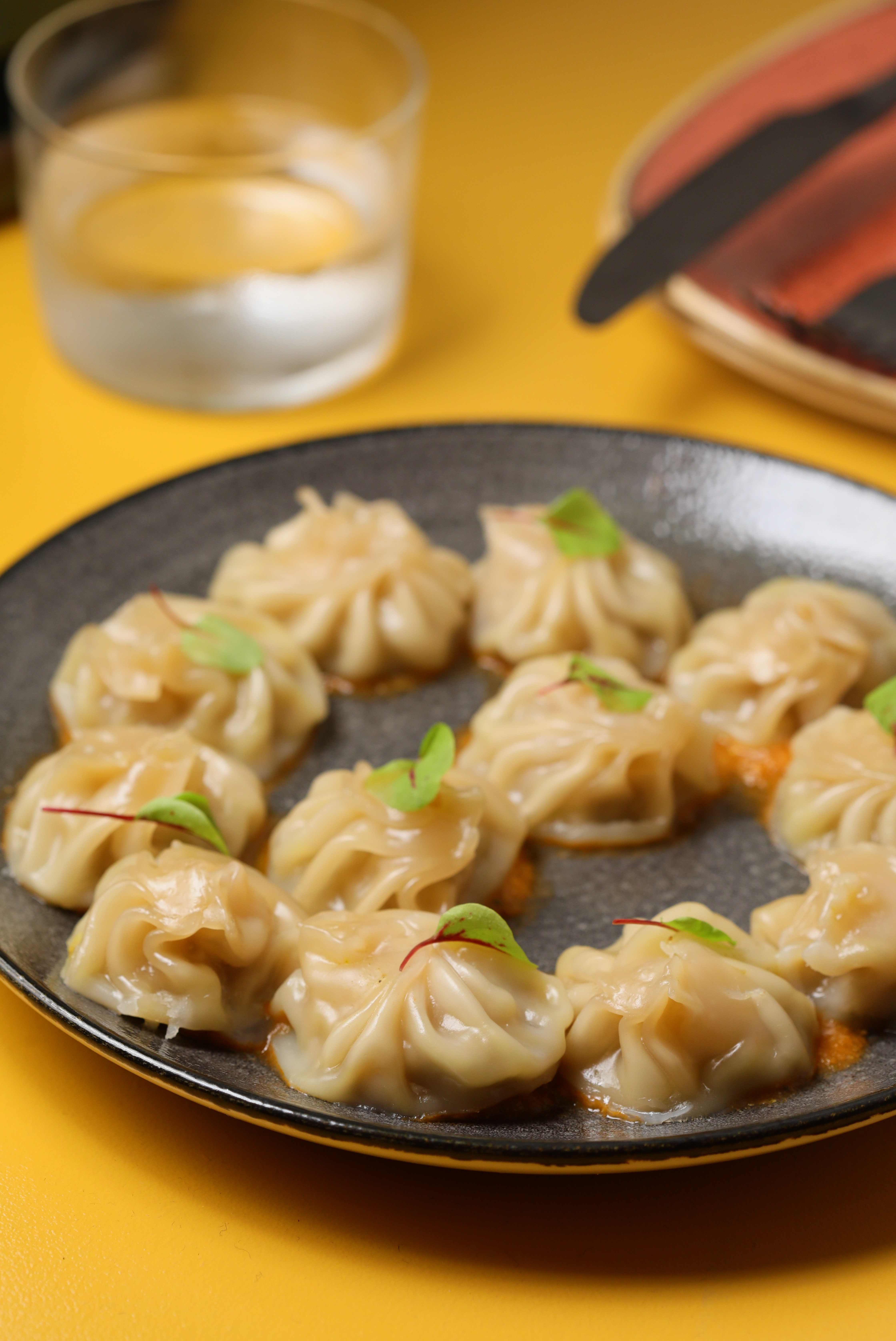 「Chicken momo（雞肉饃饃）」是印度經典的街頭小吃。（12澳幣／份、2顆，約NT$243）