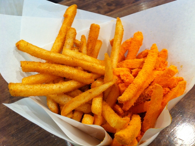 國外研究指出，常吃「炸薯條」會增高患焦慮症和憂鬱症風險。（示意圖，photoAC）