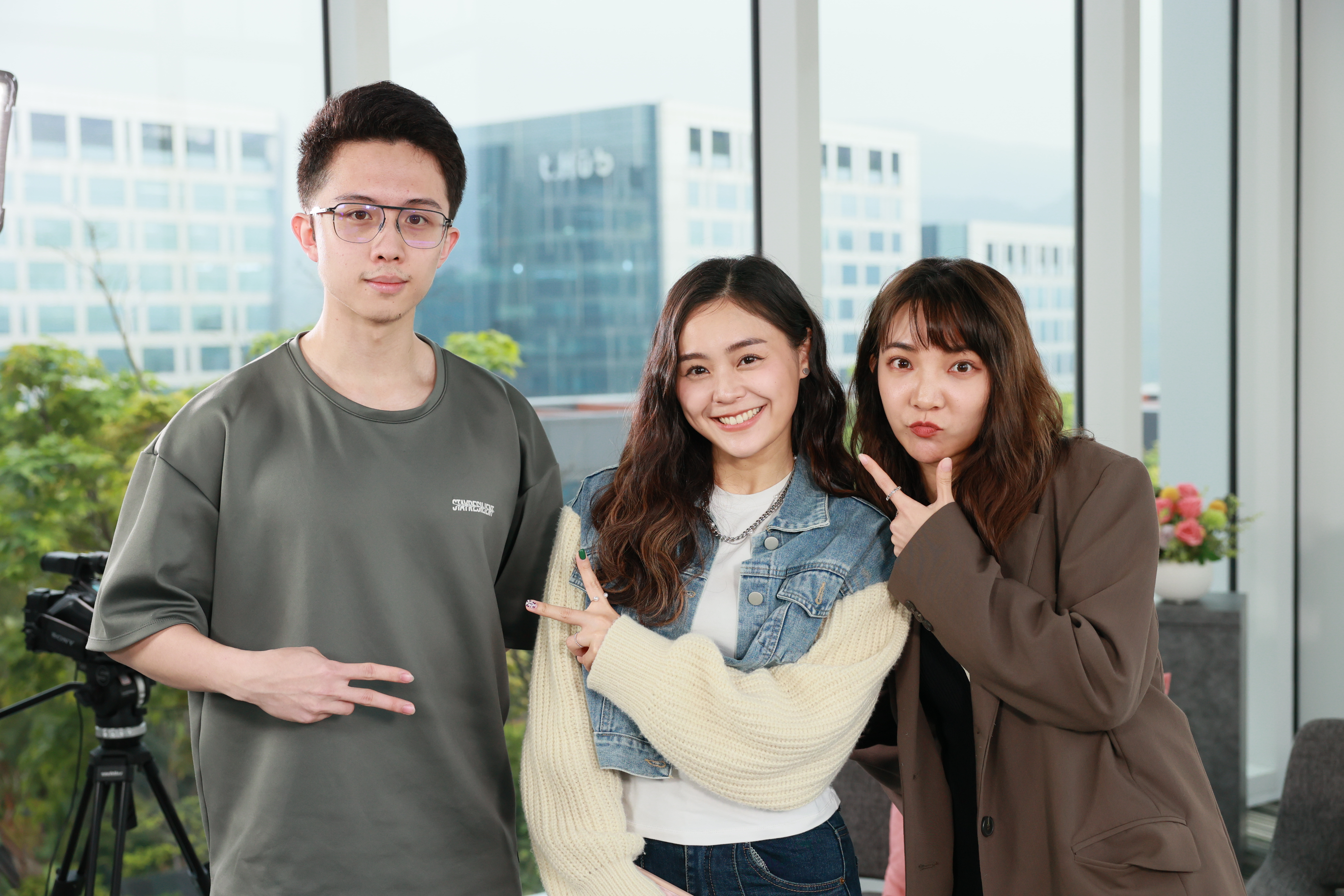 《yes！潮有型！》邀的星二代孫安佐、高雋雅和方琦，大聊自己和星媽星爸之間私下的互動趣事。（東風衛視）